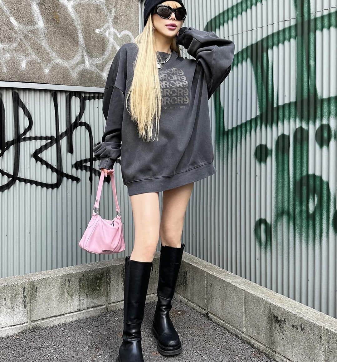 Select Shop MIRROR9のインスタグラム：「. ✔︎Vintage like set up ¥23,100(tax in) color/CHARCOAL  GRAY size/FREE  model @coco_mirror9  162cm GRAY着用 @pink_mirror9  158cm CHARCOAL着用  #MIRROR9 #ミラーナイン」