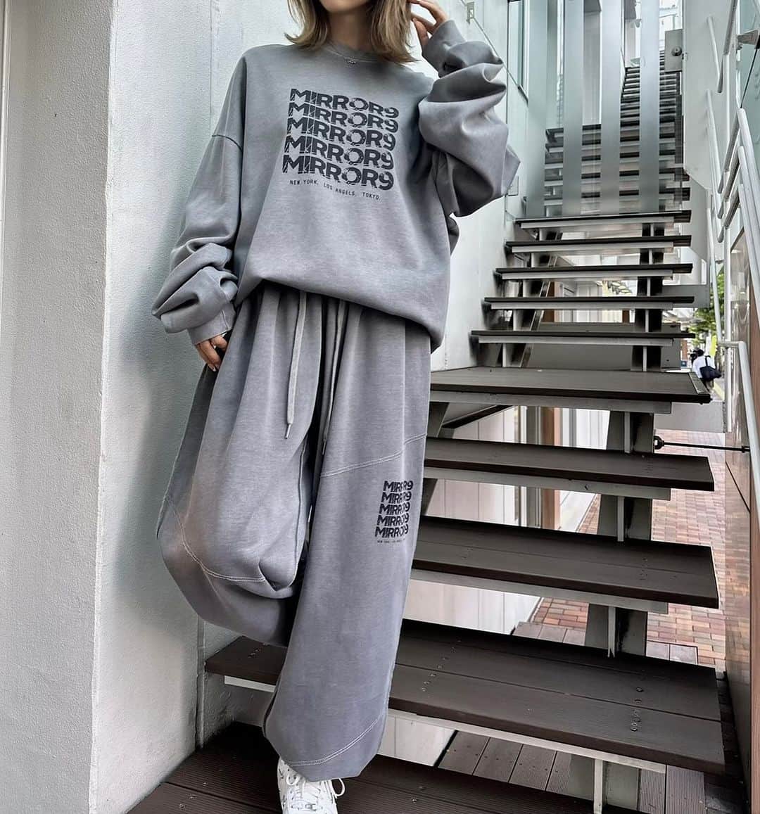 Select Shop MIRROR9さんのインスタグラム写真 - (Select Shop MIRROR9Instagram)「. ✔︎Vintage like set up ¥23,100(tax in) color/CHARCOAL  GRAY size/FREE  model @coco_mirror9  162cm GRAY着用 @pink_mirror9  158cm CHARCOAL着用  #MIRROR9 #ミラーナイン」10月13日 13時35分 - mirror9official