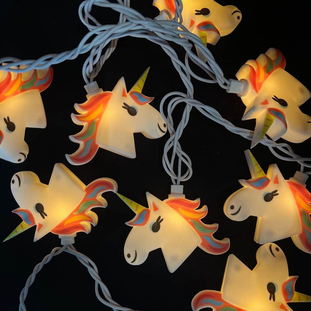 おもちゃやSPIRALのインスタグラム：「Unicorn Party Lights入荷しました🦄  10球ついてます💡」