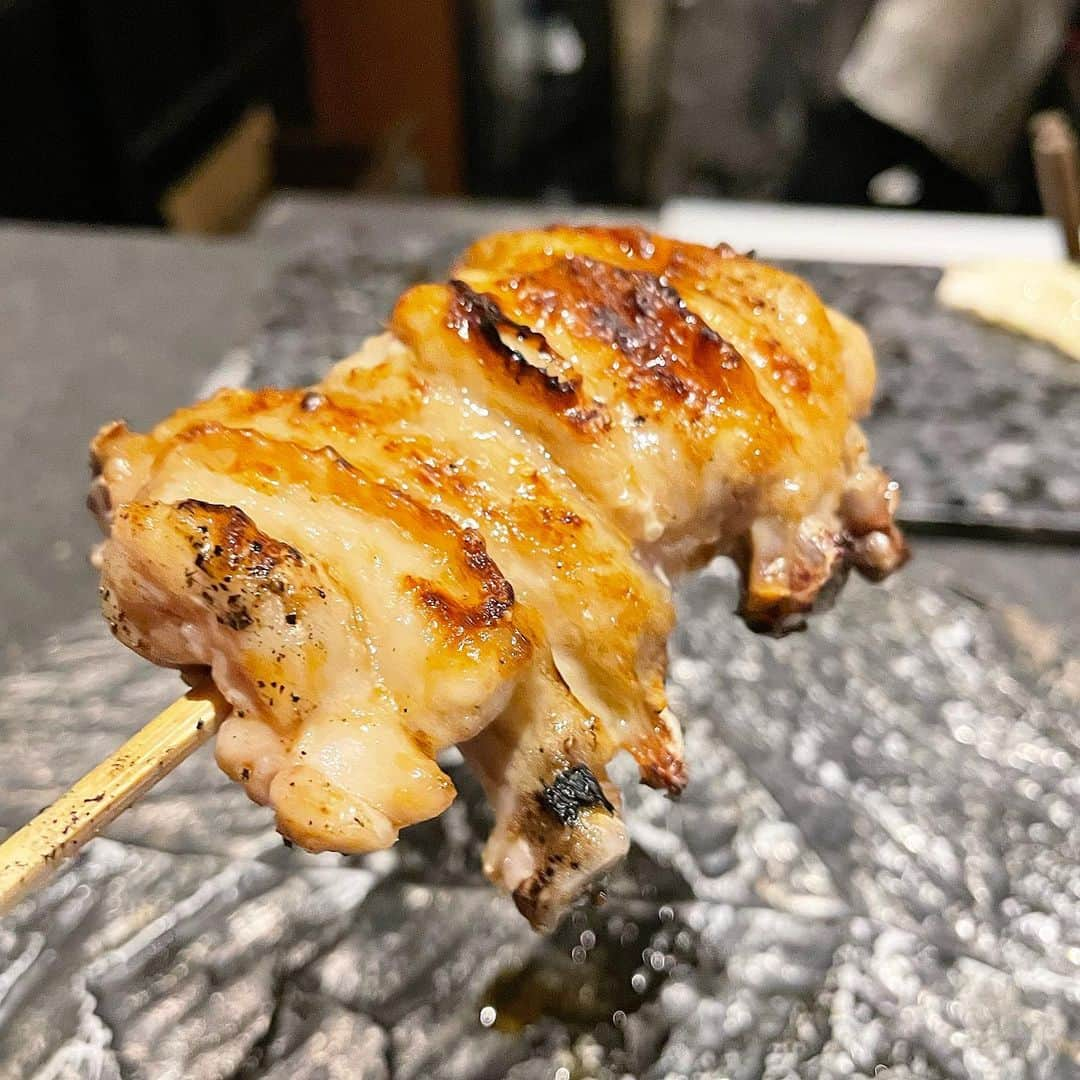 乾雅人さんのインスタグラム写真 - (乾雅人Instagram)「鳥さわ22@広尾 ここで焼鳥を食べた後にパスタを延々と食べる事になるとは思わず… 焼鳥って仕込みと塩と火入れで勝負する、シンプルだけど誤魔化せない凄みを感じるんだわ。 ありがとうございました！」10月13日 13時42分 - inuimasato