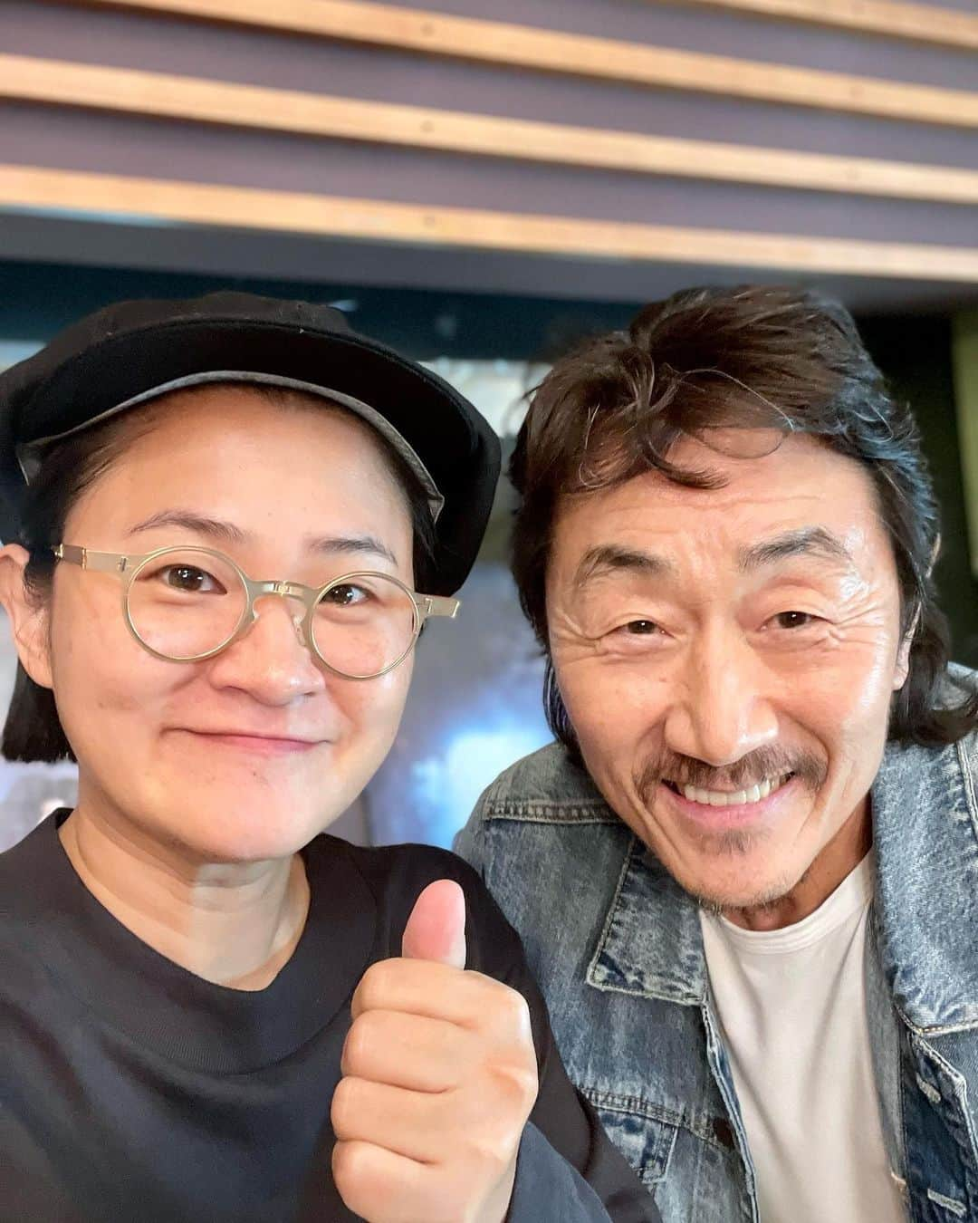 ホ・ジュノのインスタグラム：「MBC FM4U '정오의 희망곡 김신영입니다 . . 라디오 방송했어요 👍 . #천박사  #천박사퇴마연구소  #천박사퇴마연구소_설경의비밀  . #절찬상영중 ⭐️⭐️⭐️⭐️⭐️」