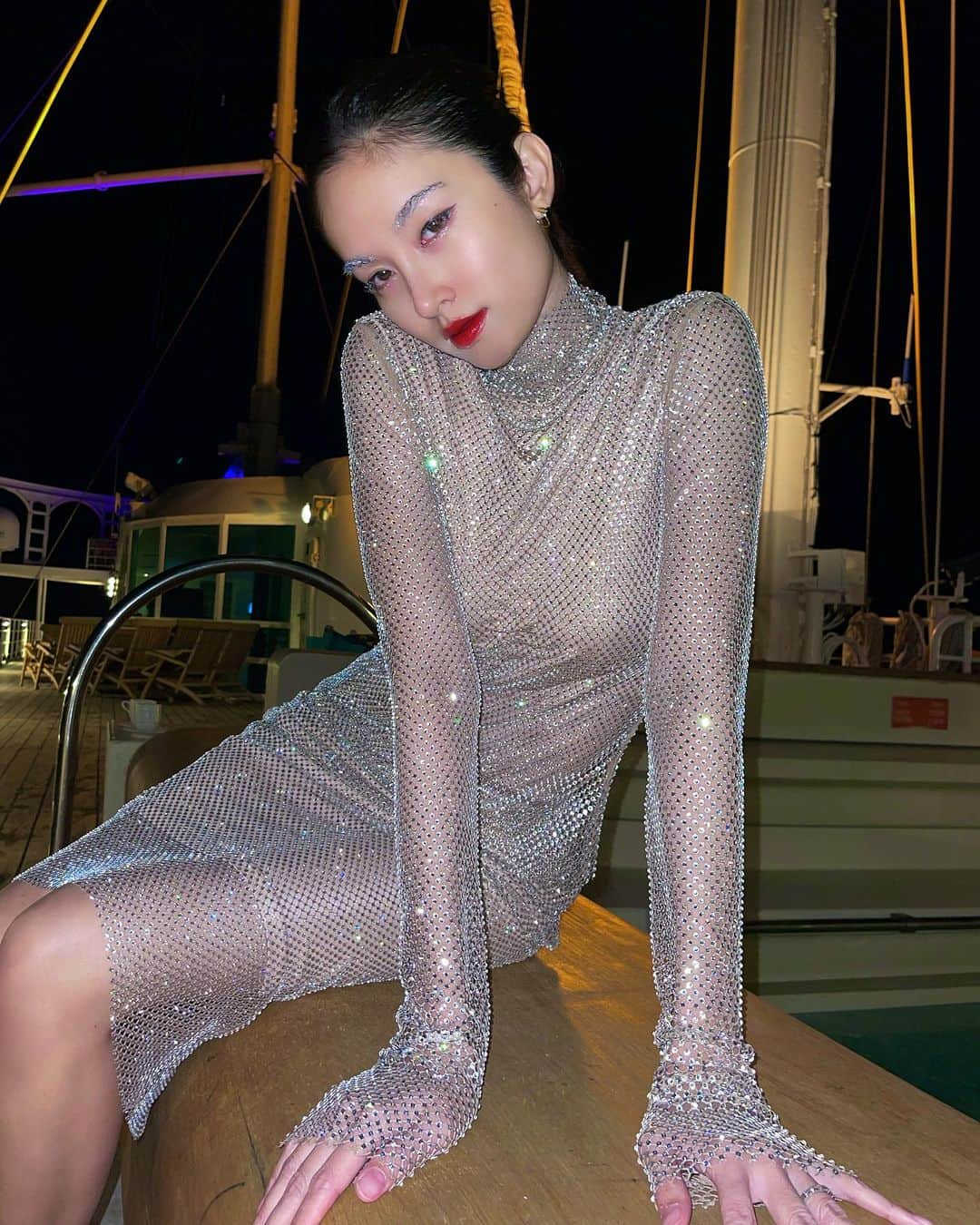 ポーイ・タリーチャダー ペッチャラットのインスタグラム：「Thank you everyone for the warm welcome aboard the white party on the boat! We had an amazing time, and your hospitality made it even more special. Grateful for the wonderful memories and great company. 🛳️✨ #WhiteParty #MemorableMoments #GratefulHeart #clubmed2 📸 by @oakrunner1983 ❤️」