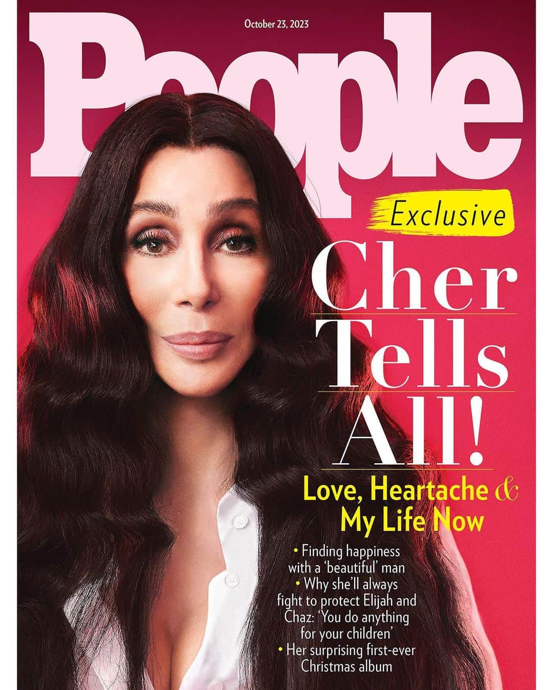 People Magazineさんのインスタグラム写真 - (People MagazineInstagram)「Cher has a lot to 'Cher!' 🥰 In this week's issue, the music icon gives all the details on finding love with her music producer boyfriend, addresses the rumors that she allegedly hired four men to kidnap her younger son, and offers some intel on her surprising Christmas album. Find the full cover story at the link in our bio and on newsstands everywhere this Friday! | 📷: Courtesy Warner Records」10月13日 5時46分 - people