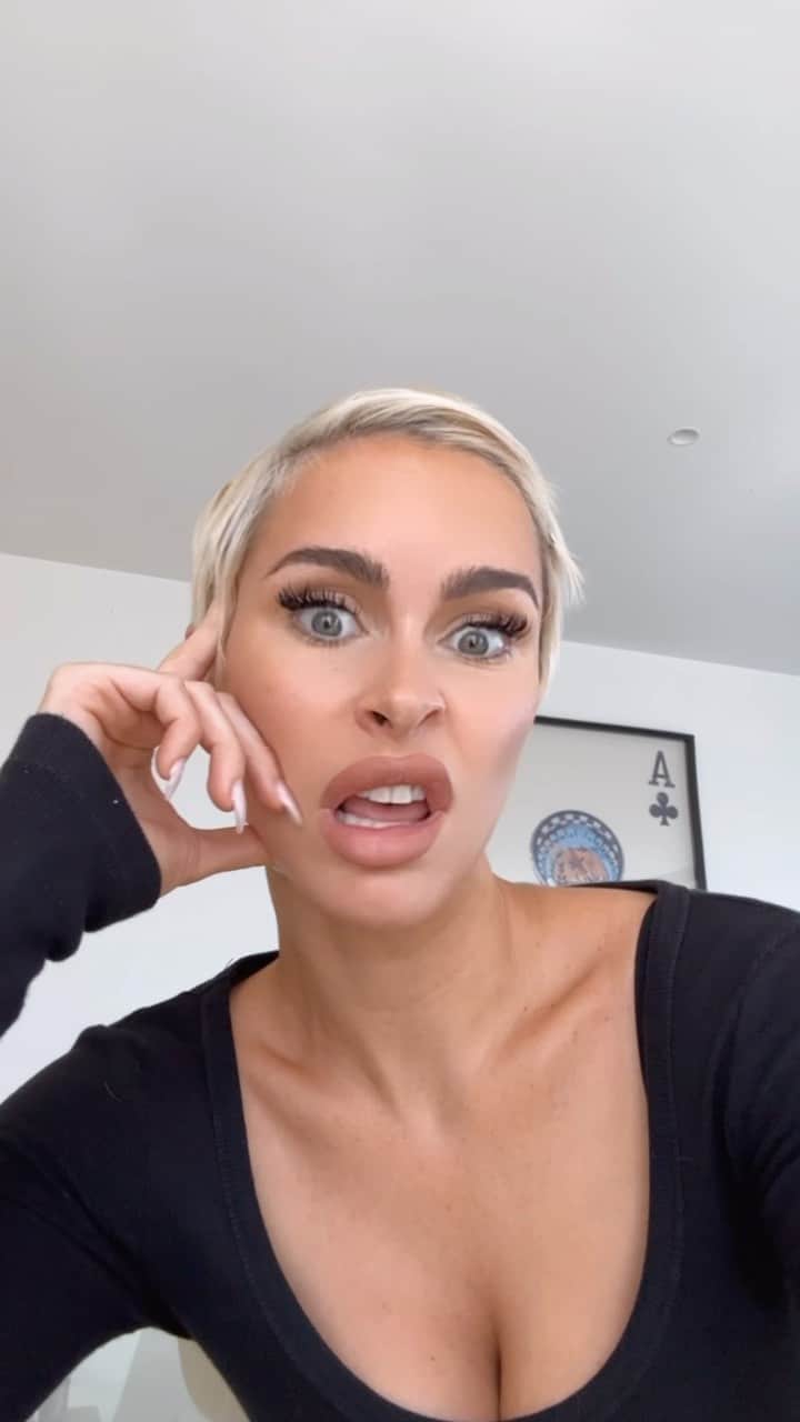エリー・ゴンサルヴェスのインスタグラム：「The audacity 😏」