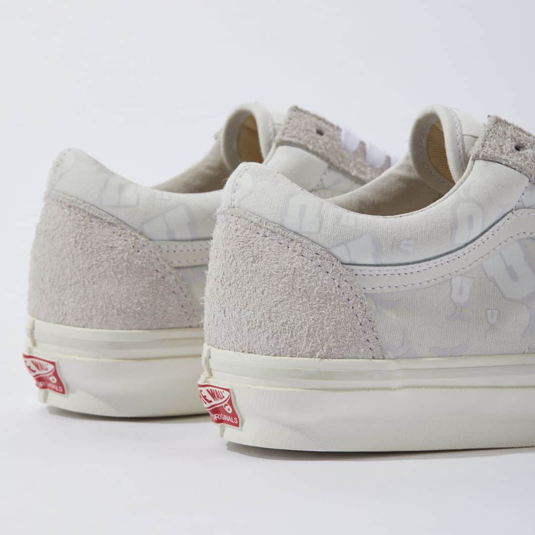 UNDFTDさんのインスタグラム写真 - (UNDFTDInstagram)「UNDEFEATED x Vault by Vans OG Old Skool LX ‘Blanc De Blanc’  Crafted from supple pigskin suede and sturdy canvas, each UNDEFEATED x Vault by Vans OG Old Skool LX offers an all-over U-Man print on its quarter panels, collar and tongue.  Available Friday, 10/13 exclusively at 11am at all UNDEFEATED Chapter Stores and 8am PST at Undefeated.com」10月13日 6時00分 - undefeatedinc