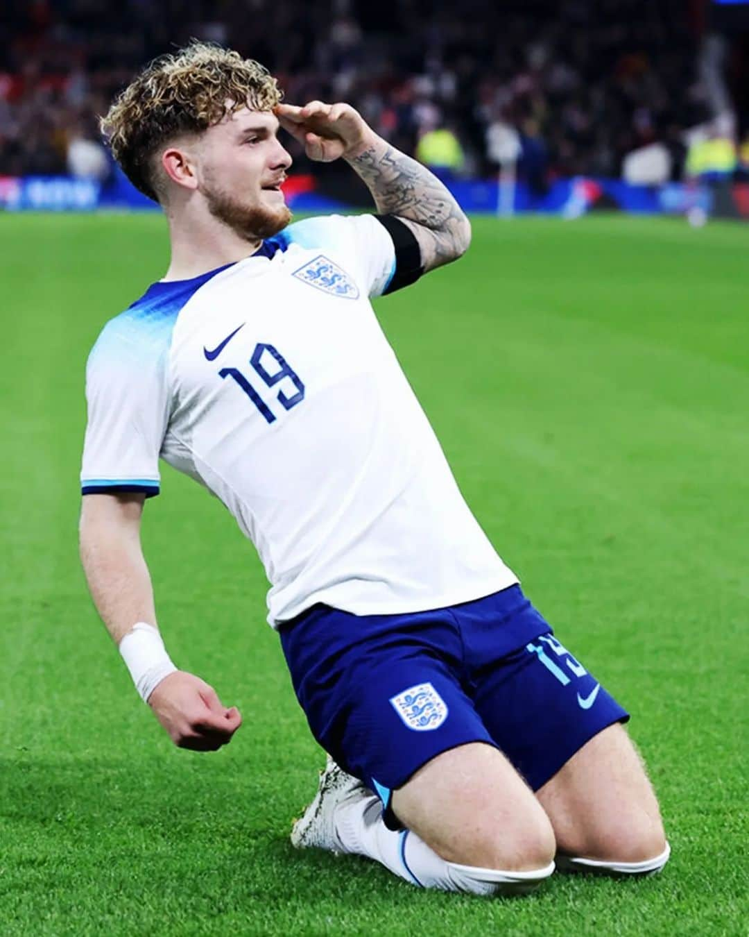 リヴァプールFCさんのインスタグラム写真 - (リヴァプールFCInstagram)「A brace and an assist from @harvelliott for the #YoungLions in their #U21EURO qualifier! 🙌   ⚽⚽🅰️」10月13日 6時08分 - liverpoolfc