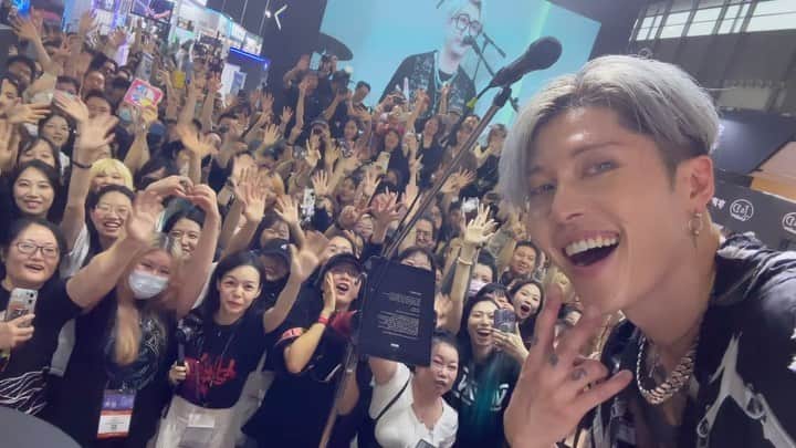雅-MIYAVI-のインスタグラム：「@musicchina2023 DAY 02  谢谢大家来到我的表演！  Had a blast at @fender @fender_jp booth. Can’t believe that the MIYAVI signature telecaster sold out in just one day… Thanks everyone 🙏🏻」