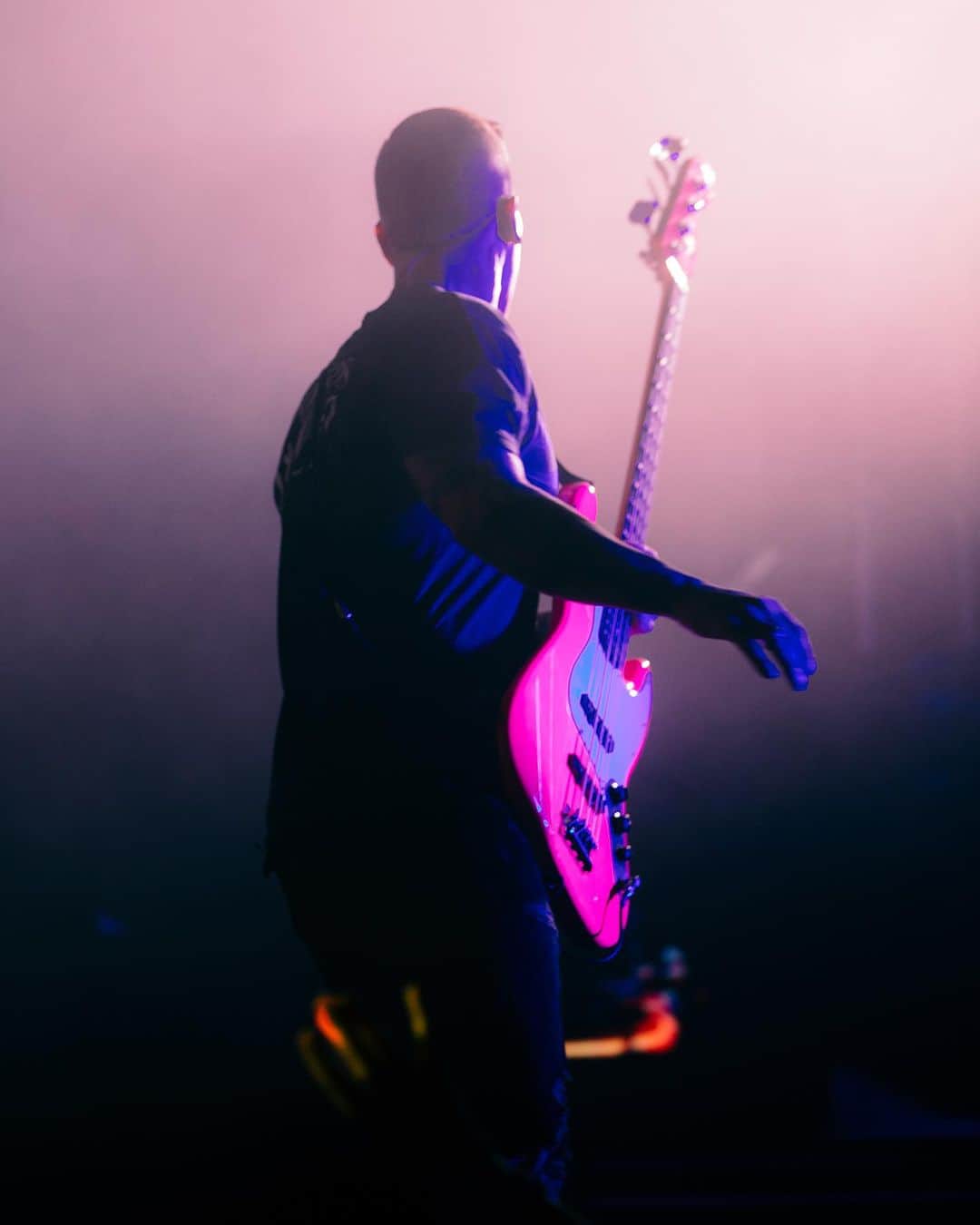 ザッキー・ヴェンジェンスのインスタグラム：「Los Angeles you came to party last night 🎈San Francisco you’re next 🥊 #california #losangeles #alltimelow #bass #pink #dgenerationx 📸 @salmabustos」