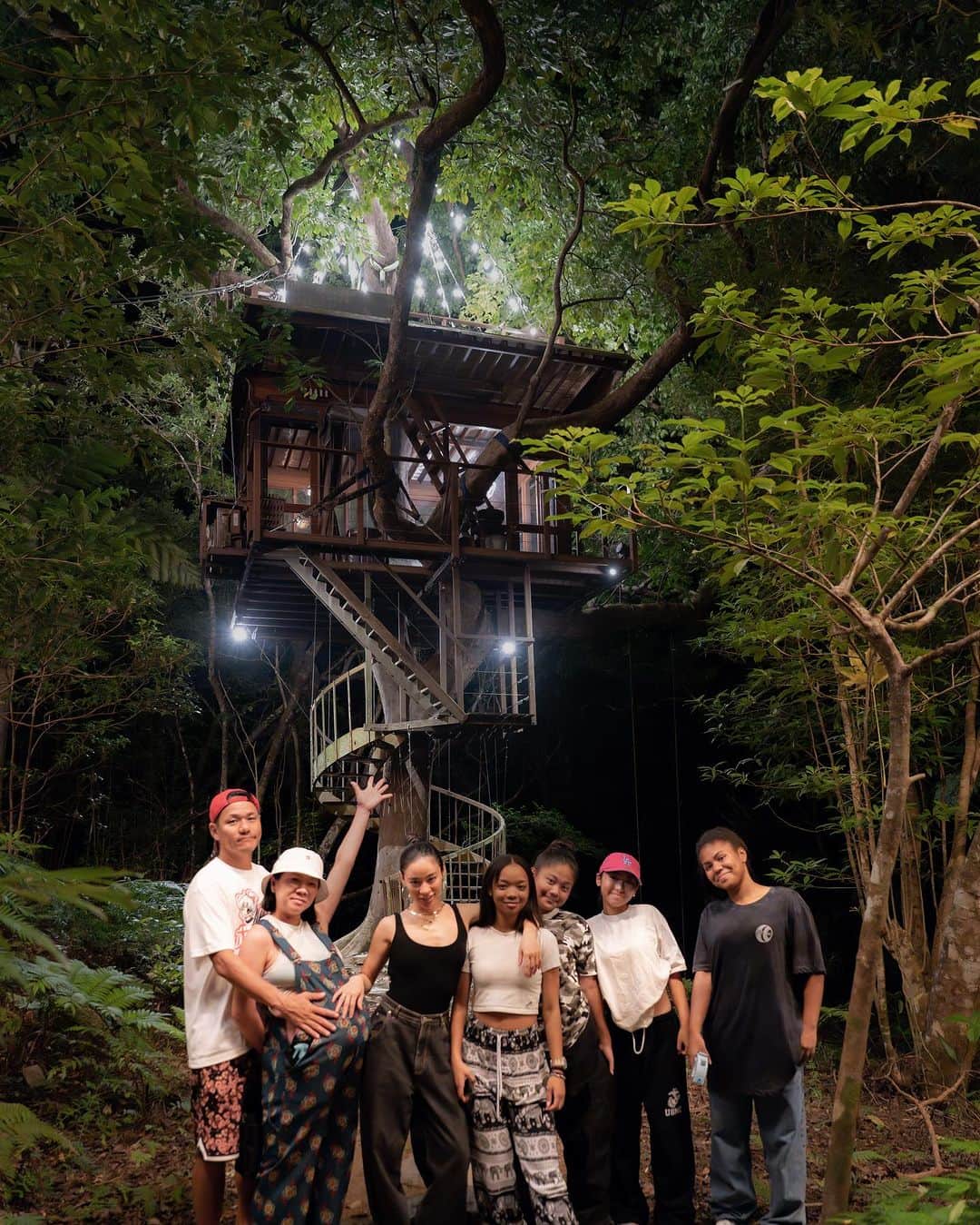 Awichさんのインスタグラム写真 - (AwichInstagram)「@treeful.treehouse 🌳💚🤎✨  Can’t get enough of this tree house🌱 🤤😮‍💨❤️❤️❤️」10月13日 7時14分 - awich098