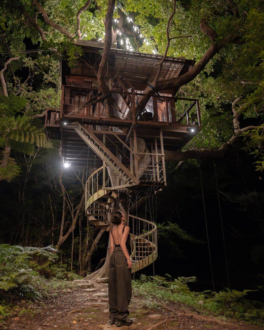 Awichのインスタグラム：「@treeful.treehouse 🌳💚🤎✨  Can’t get enough of this tree house🌱 🤤😮‍💨❤️❤️❤️」