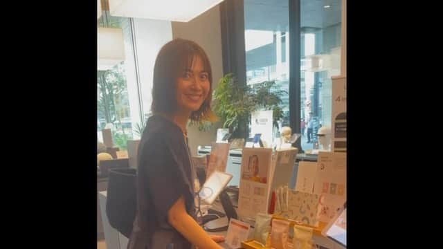畑野ひろ子のインスタグラム：「@aubforkids_official から新発売されたおなかのためのスープ うんちの悩みと栄養の偏りをサポートするフリーズドライタイプのみそ汁です。我が家では時間のない朝にも活用してます✨ 10月27日まで二子玉の蔦屋家電で限定販売中です😊」