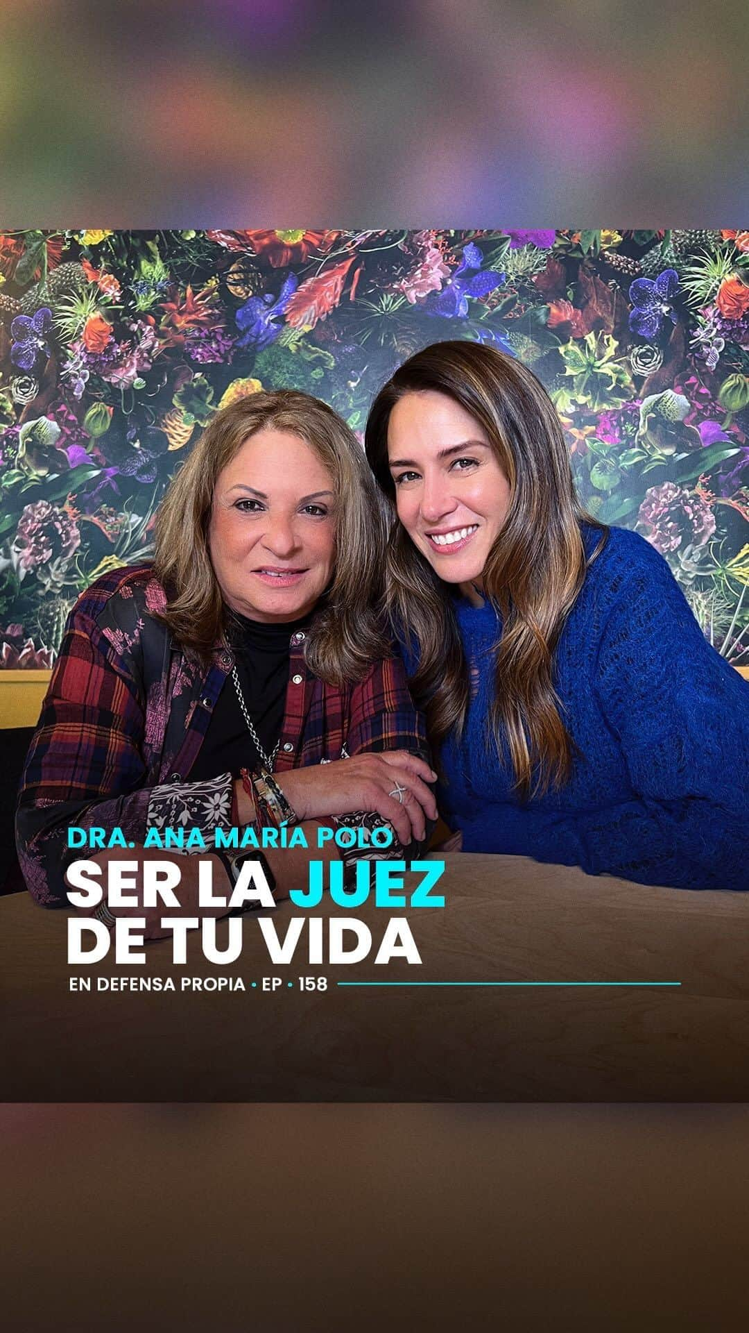 Erika De La Vegaのインスタグラム：「LA DRA POLO EN DEFENSA PROPIA🎙️👩‍⚖️  Hoy converso con una de las mujeres más queridas por los televidentes de habla hispana, la Dra. Polo @anapolotv, creadora y conductora del programa “Caso Cerrado” transmitido por más de 20 años, 13 temporadas y llegó a tener 3 horas diarias en la tv hispana de Estados Unidos.  Ana María Polo nos cuenta cómo cambió su vida luego de retirarse de la TV en el 2019, redescubriéndose, descansando, viajando y disfrutando desde un lugar más tranquilo y reflexivo luego de trabajar tanto. Hablamos sobre cómo encontró la fusión perfecta entre su profesión de abogada y ser artista, dándole vida a Caso Cerrado y a su vez, ayudando a tantas personas fuera de la TV sin planificarlo.  También cuenta su proceso luego de padecer de cáncer de mama, los aprendizajes luego de los 60 años, el gozo, la culpa y con lo que lucha de ella misma actualmente.  Ana es referencia para muchos latinxs hoy en día, y en este episodio, en vez de alzar su voz en defensa de los demás, habla #EnDefensaPropia  Escucha el episodio YA DISPONIBLE en todas las plataformas de audio: spotify, google podcasts, apple podcasts, amazon music y en mi canal de youtube.  #ErikaDeLaVega #podcast #casocerrado #anamariapolo #drapolo #doctorapolo」