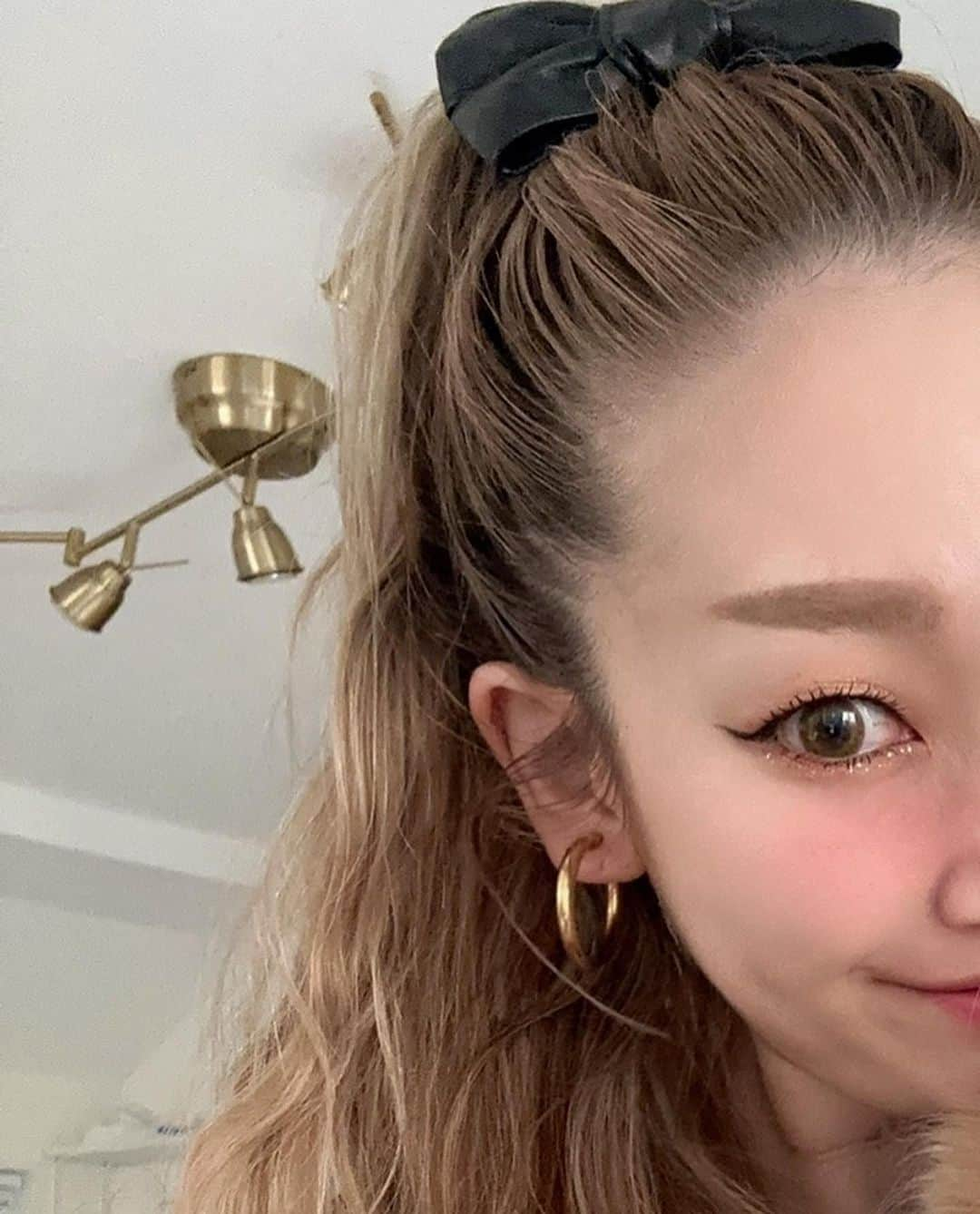 久保山香奈さんのインスタグラム写真 - (久保山香奈Instagram)「サラサラヘアも好きだけど無いものねだりで昔から三つ編みほどいたくりっくりが大好き🫶🫶🫶 アレンジもしやすいしすーき🩷」10月13日 8時09分 - kaaana227