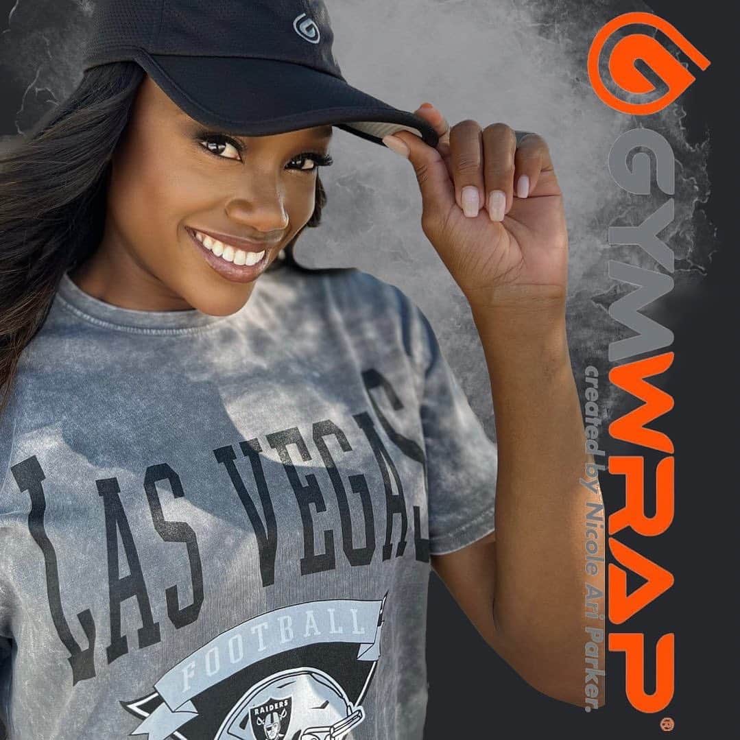 ボリス・コジョーのインスタグラム：「Repost @gymwrap   Football season is in full swing and we could not be more excited to celebrate touchdowns and field goals alongside the Las Vegas @raiderettes !  Check out or newest blog to see which Gymwrap styles these AMAZING ladies will be rocking this season. Link in bio.   @nicoleariparker @boriskodjoe」