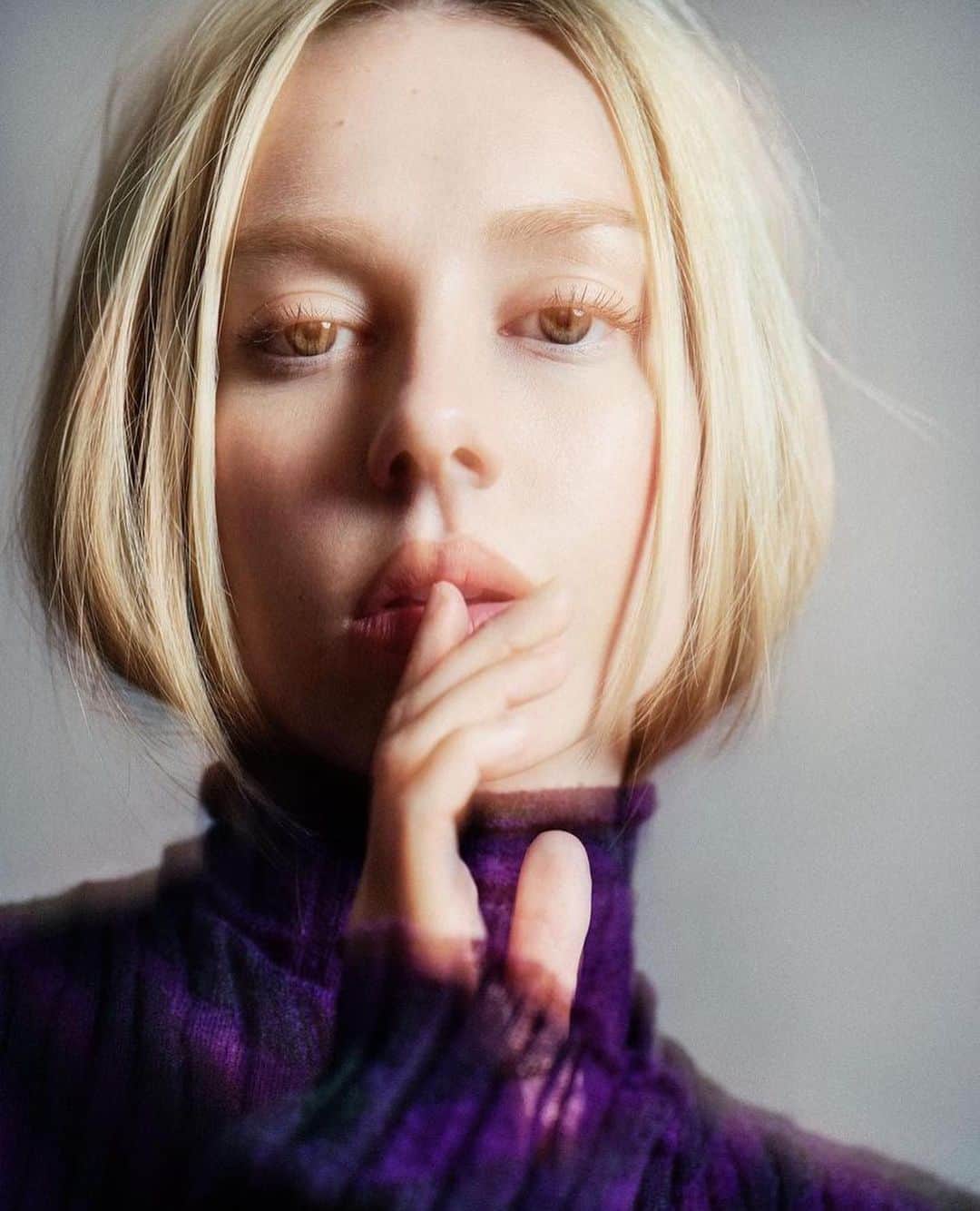 IMG Modelsのインスタグラム：「All About Ester. 🌟 #EsterExposito covers + stars in the new @elpaissemanal. 📷 @txemayeste 👗 @juancebrian #IMGmodels」