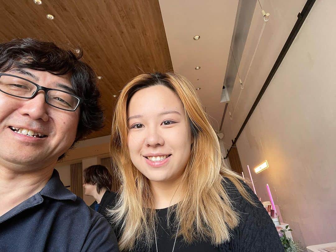 森川亮のインスタグラム：「中国コスメPerfectDiary海外担当責任者と。」