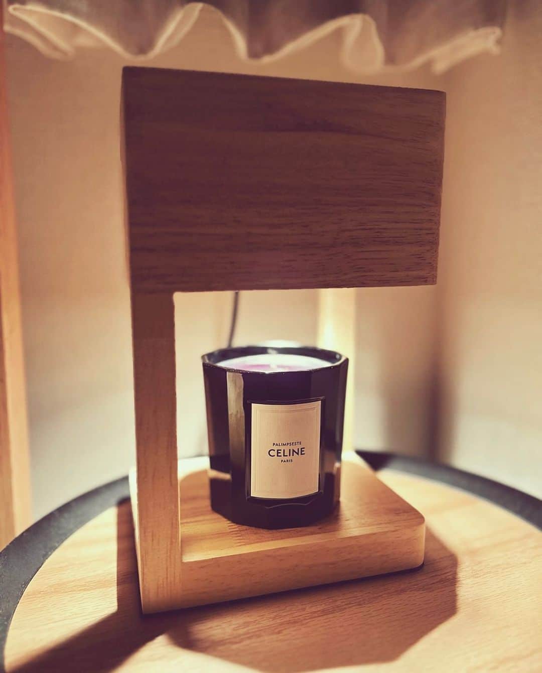 多岐川華子さんのインスタグラム写真 - (多岐川華子Instagram)「別々の友人がプレゼントしてくれたキャンドルウォーマーとアロマキャンドル🕯️  最高に良い香り。  キャンドルウォーマーは調光もついているのでテーブルライトとして使ってたけど、やっと本来の使い方が☺️  嬉しいよ〜。 ありがとう。」10月13日 8時29分 - hanako__official