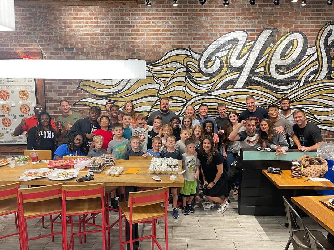 ショーン・パトリック・フラナリーのインスタグラム：「Took the checkered on another lap of the hot ball. 2nd place wasn’t even in the mirror. Jiu Jitsu… then Wrestling… then the chick threw me a surprise pizza party… and all my friends showed up. Fat wallet stuff… The REAL wallet. 🏁🏁🏁🏁🏁🏁🏁🏁🏁🏁🏁🏁🏁🏁🏁🏁🏁🏁🏁🏁🏁🏁🏁🏁🏁🏁🏁🏁🏁🏁🏁🏁🏁🏁🏁🏁🏁🏁🏁🏁🏁🏁🏁🏁🏁🏁🏁🏁🏁🏁🏁🏁🏁🏁🏁🏁🏁🏁」