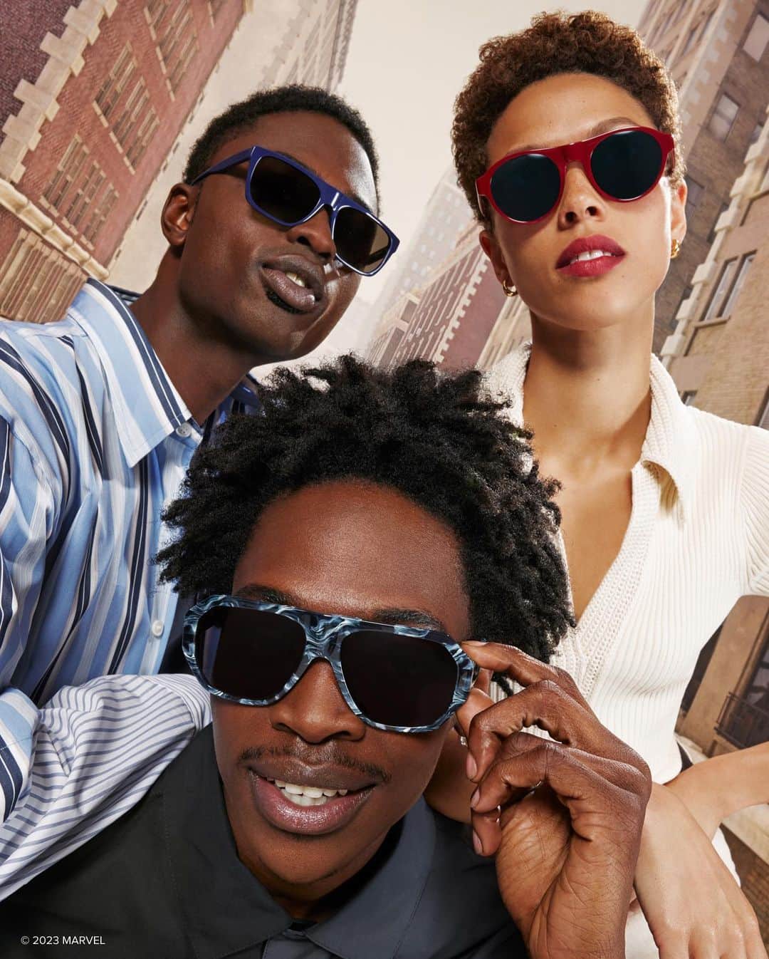 Warby Parkerのインスタグラム：「Not all Super Heroes wear capes. Some wear glasses. Our collaboration with Marvel's Spider-Man 2 is swooping in next week (October 20!) but will be available early, exclusively at @newyorkcomiccon this weekend. Swing by 🕸️」