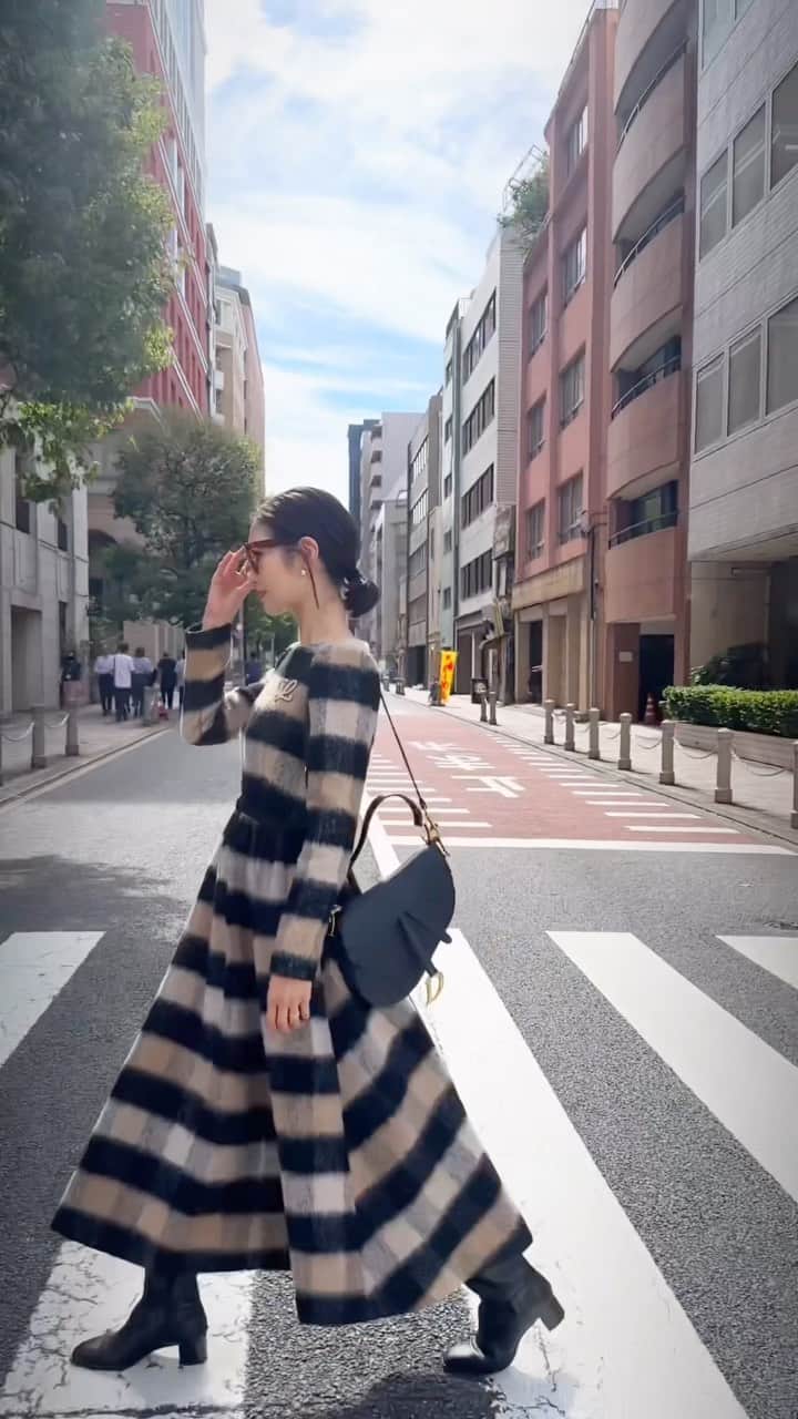 川人未帆のインスタグラム：「・ 前回がロケバスver.ならこちらは横断歩道ver🚸」