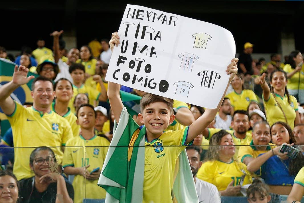 サッカー ブラジル代表チームさんのインスタグラム写真 - (サッカー ブラジル代表チームInstagram)「Olha a foto 📸 💚💛  📷: @foto_vitorsilva」10月13日 8時57分 - cbf_futebol