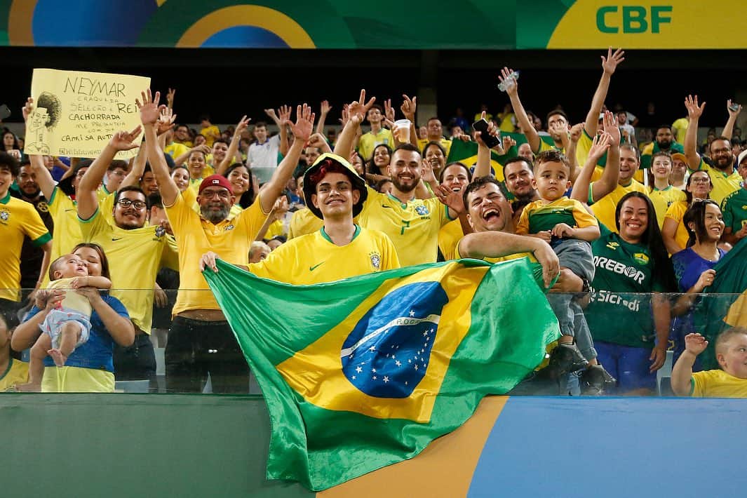 サッカー ブラジル代表チームさんのインスタグラム写真 - (サッカー ブラジル代表チームInstagram)「Olha a foto 📸 💚💛  📷: @foto_vitorsilva」10月13日 8時57分 - cbf_futebol