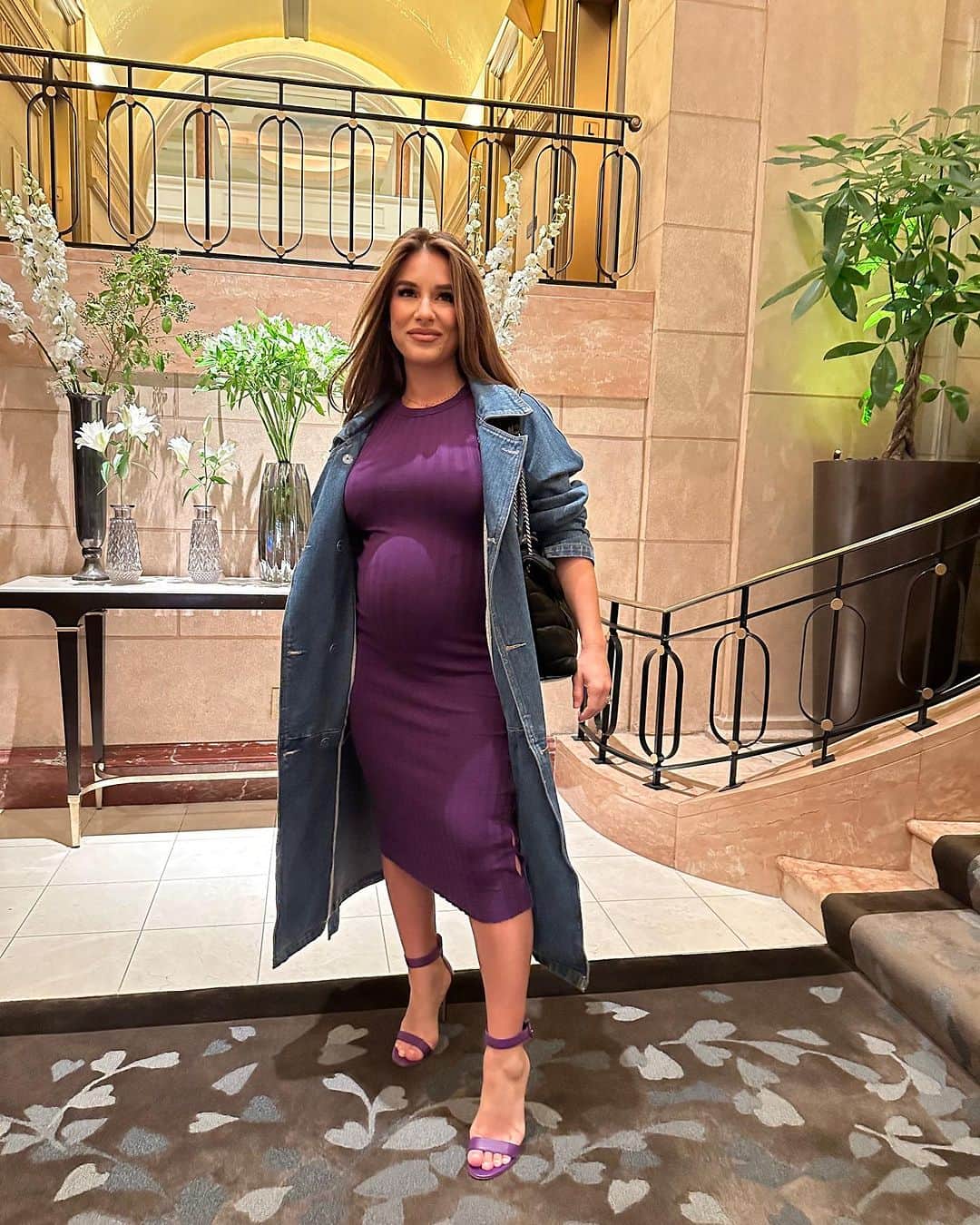 Jessie Jamesさんのインスタグラム写真 - (Jessie JamesInstagram)「New York, New York!! Had an amazing time launching and celebrating my newest book  #JustEat in the Big Apple! What a week! Now this  mama is ready to get in some comfy clothes, get back to the fam and relax for the next few days 😅 ( thank you to @thepeninsulanyc for making me feel at home ❤️)」10月13日 9時13分 - jessiejamesdecker
