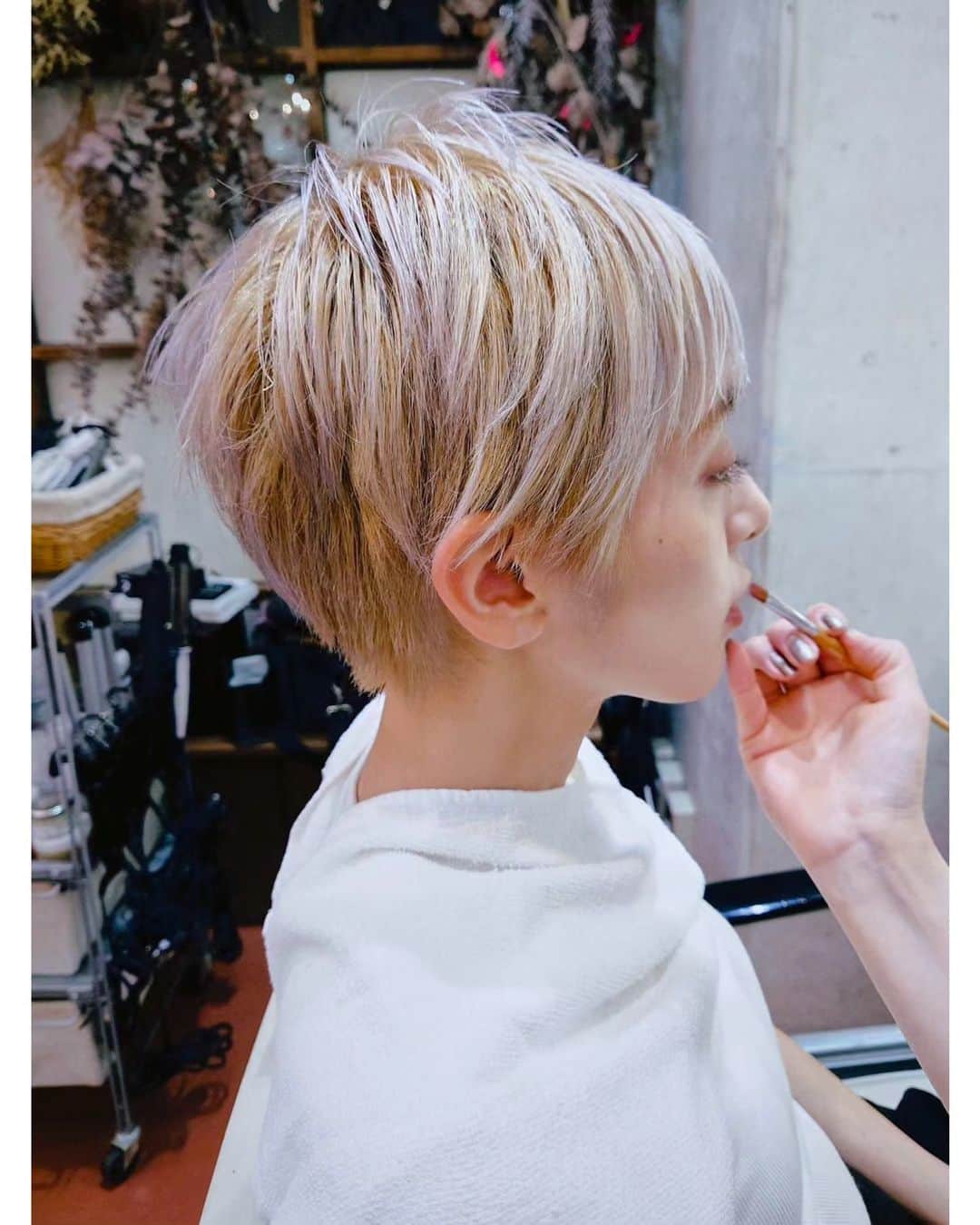 クマモトタツヤさんのインスタグラム写真 - (クマモトタツヤInstagram)「. #kumasanCUT #kumaxHAIR  Hair cut-color-styling / T.KUMAMOTO (switch) Make up / LIKO (switch) Guest / AZUSA (switch guest 14th year) Photo / T.KUMAMOTO (switch)  #kumaxGIRLS #福岡のスイッチで髪切る女の子 #kumaxAZUSA #クマナリ #photobykumamoto」10月13日 14時56分 - tatsuya_kumamoto