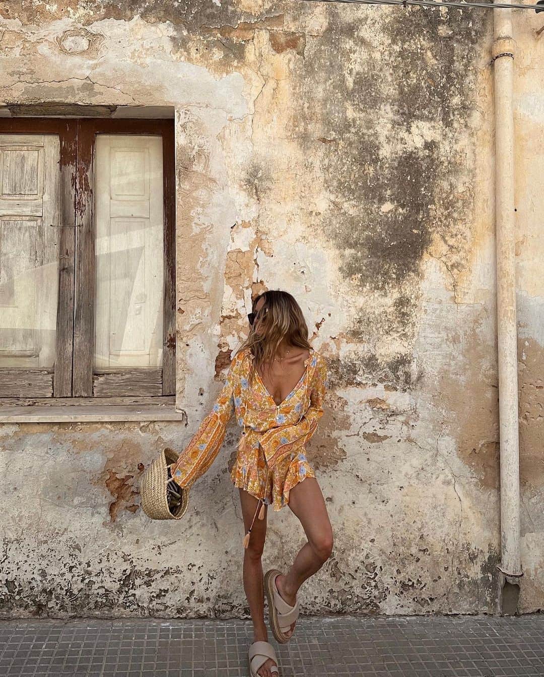 SPELLのインスタグラム：「The perfect playsuit… ✨ as seen on dream girl @edi.bee ~ tap to shop 💛」