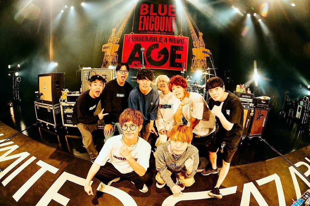 BLUE ENCOUNTのインスタグラム：「. 2023.10.12 『BLUE ENCOUNT 2MAN TOUR2023 ASSEMBLE A NEW AGE』 @ Zepp Nagoya  w/ 04 Limited Sazabys  Guest Bassist / 前田恭介(androp) @kyosukemaeda   📸@hamanokazushi」