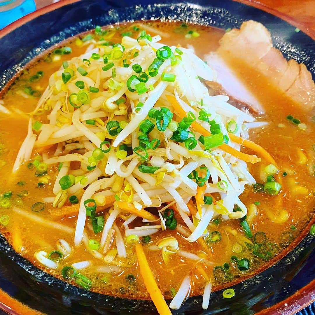 中華首藤さんのインスタグラム写真 - (中華首藤Instagram)「🍜✨🍜✨🍜✨  #麺すたぐらむ  #麺ぐるめ  #熊本ランチ  #熊本ラーメン #豚骨じゃないよ味噌だよ  #熊本市中央区グルメ  #らーめんみそや  #wもやし  #ちぢれ麺  #定番の味  #からし高菜 #ランチはごはん無料  #お腹空いた   #熊本タレント #大分タレント #ローカルタレント #ローカルリポーター #中九州タレント  #中華首藤」10月13日 10時58分 - chuuka_shutou