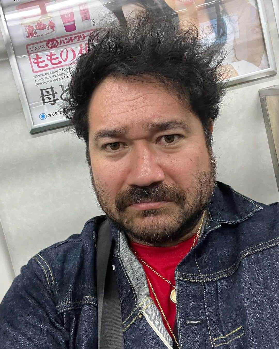 のインスタグラム：「最近街でよく鎌倉の13人の役 最高でしたって言われるw もちろんそれ俺は出てませんって答えるんですが 誰と間違えてるんだろ〜 小栗旬かな〜www  さぁ古川くんにもらったメントス食ってルパンの稽古や LUPINには間違いなく出てるので観て下さい😊 #lupin」