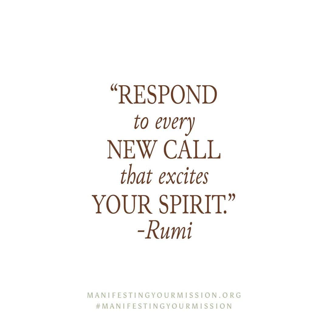 ブリアンナ・ブラウンのインスタグラム：「What is calling you today? What is exciting your spirit? ⠀⠀⠀⠀⠀⠀⠀⠀⠀ I 🤎 this quote and here is why.. ⠀⠀⠀⠀⠀⠀⠀⠀⠀ When I get still and listen within, I am led. Whenever possible, I try to follow the divine intuition and guidance to start a project, connect with an individual, go left vs right. And when I follow that calling, kismet moments and synchronicity surround me.  ⠀⠀⠀⠀⠀⠀⠀⠀⠀ I believe we are all so much more powerful than we realize when we get out of our own way, get still, and take consistent action.  ⠀⠀⠀⠀⠀⠀⠀⠀⠀ ManifestingYourMission.org ⭐」