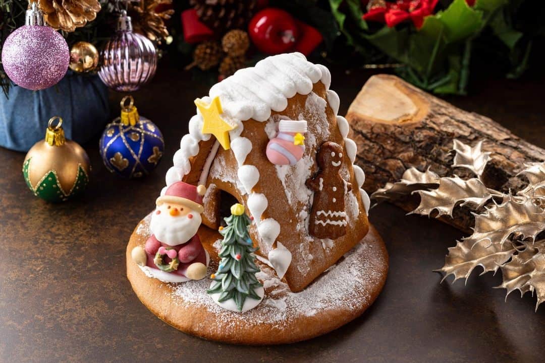 ヒルトン名古屋さんのインスタグラム写真 - (ヒルトン名古屋Instagram)「2023年クリスマスケーキ＆クリスマスハンパー本日10/13(金)よりご予約受付開始！  毎年好評のクリスマスケーキに加え、今年はパーティーや手土産にふさわしい選りすぐりの逸品を詰め込んだバスケット、クリスマスハンパーをご用意しました🧺  大切な方々との素敵なクリスマスをヒルトン名古屋のオリジナルクリスマスメニューと共にお過ごしください✨  詳細・ご予約は @hiltonnagoya よりご覧ください。  #ヒルトン名古屋 #クリスマスケーキ #hiltonnagoya #カフェ33 #クリスマス #クリスマスケーキ #クリスマススイーツ #クリスマスハンパー #シュトレン #ジンジャーブレッド #ジンジャーブレッドハウス #クリスマスショートケーキ #ショートケーキ #テイクアウト #スイーツ #ケーキ #伏見ホテル #伏見カフェ #sweets」10月13日 11時45分 - hiltonnagoya