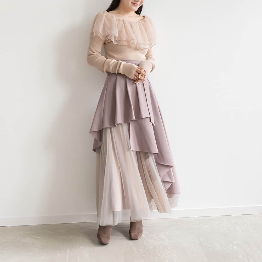 RANDAさんのインスタグラム写真 - (RANDAInstagram)「. 【TULLE KNIT】   ふんわりとしたチュールの衿と、すっきりしたコンパクトな身頃のコントラストが印象的なニット。 程よいボリューム感のチュールが顔周りを華やかに、また軽やかな装いを演出してくれます🤍  ──────────  チュール衿ニット （BT32219）11,990 yen 店舗・オンラインストアで販売中  ──────────   ※詳細は @randa_pic プロフィールURLよりご覧ください！   #RANDA #RANDA20th #2023aw #autumn #wintter #チュールデザイン #ニットコーデ #秋服 #秋コーデ #autumncoordinate #instafashion #fashion #ootd #ランダ  #ファッション #スタイリング」10月13日 11時52分 - randa_pic
