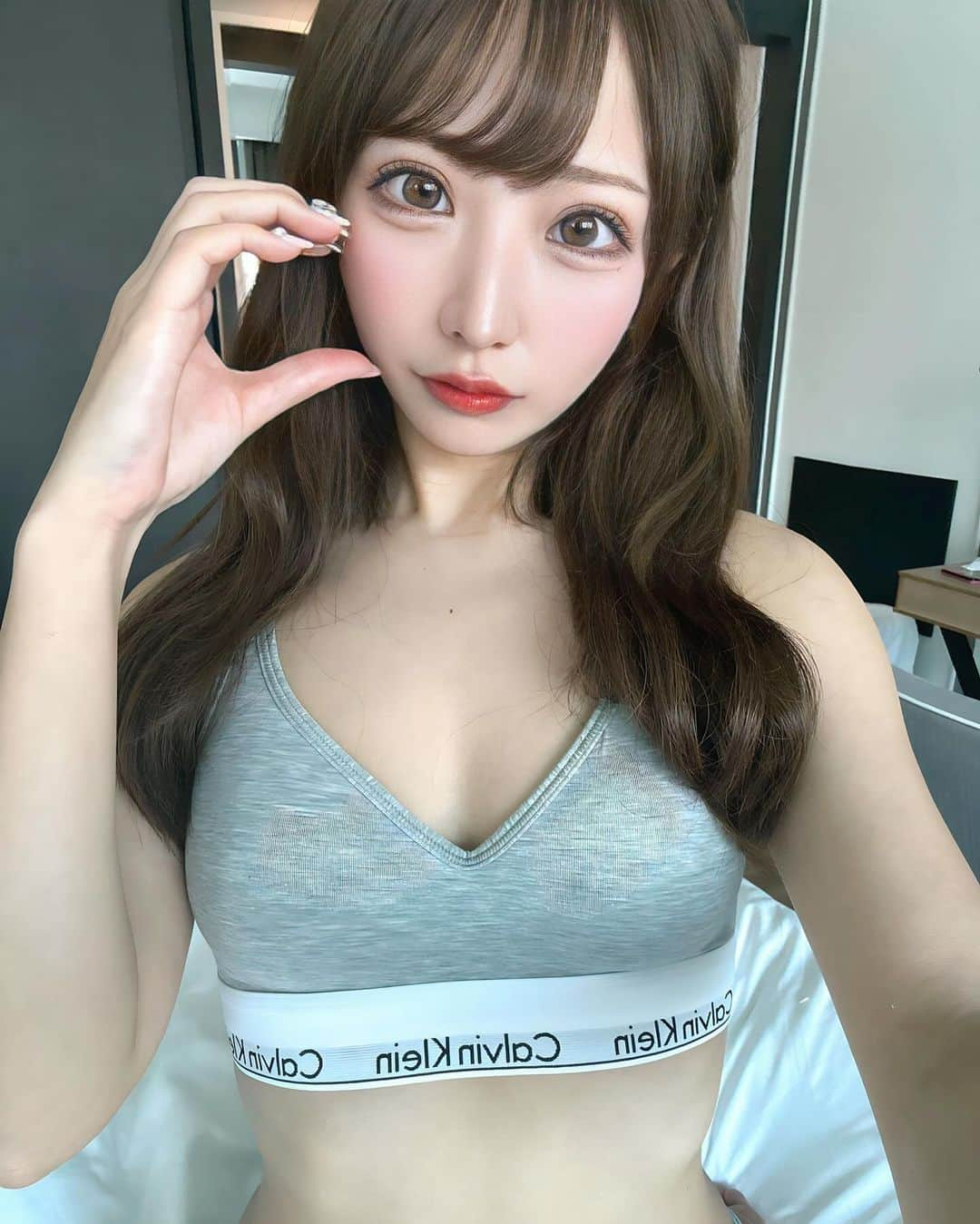 里仲ゆいさんのインスタグラム写真 - (里仲ゆいInstagram)「Calvin Klein着てみたかった念願🥺 ・ ・  #コスプレ #下着 #地雷 #地雷系女子 #自撮り #自撮り界隈  #costume #photography #pium #ヘアセット #ヘアメ #lfl #ff #l4l #気になった人フォロー #いいね返し #japanesegirl #bonita #gravure #idol #followforfollowback #followme #followｍe #followforfollowback #instagood #instalike #instapic #calvinklein Klein #カルバンクライン」10月13日 12時14分 - __hinachannn