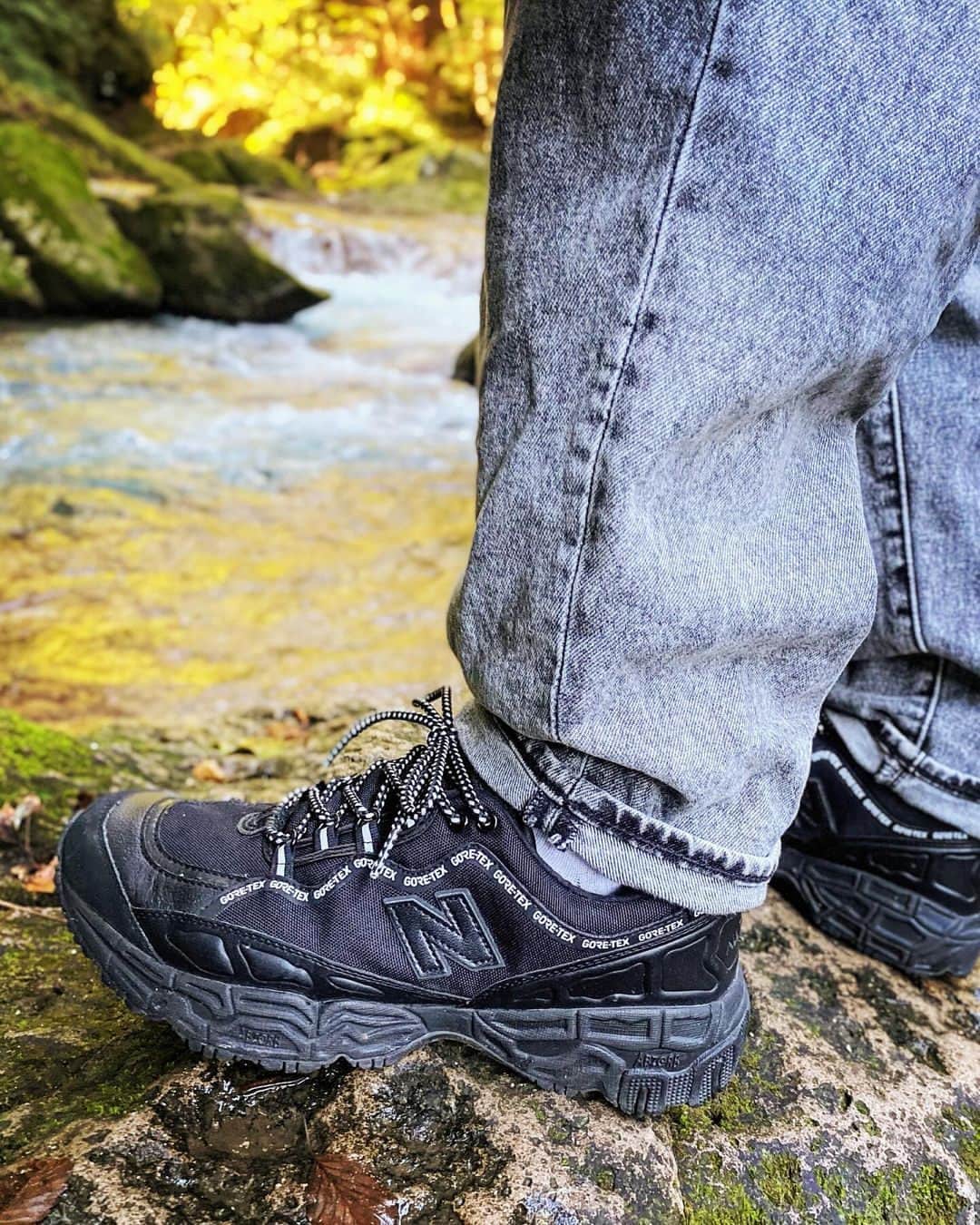 GORE-TEX Products JPのインスタグラム：「どんなシーンでも、足元の快適性を。  Photo：@maythe4th81  #goretex #ゴアテックス #newbalance #ニューバランス #シューズ #快適性」