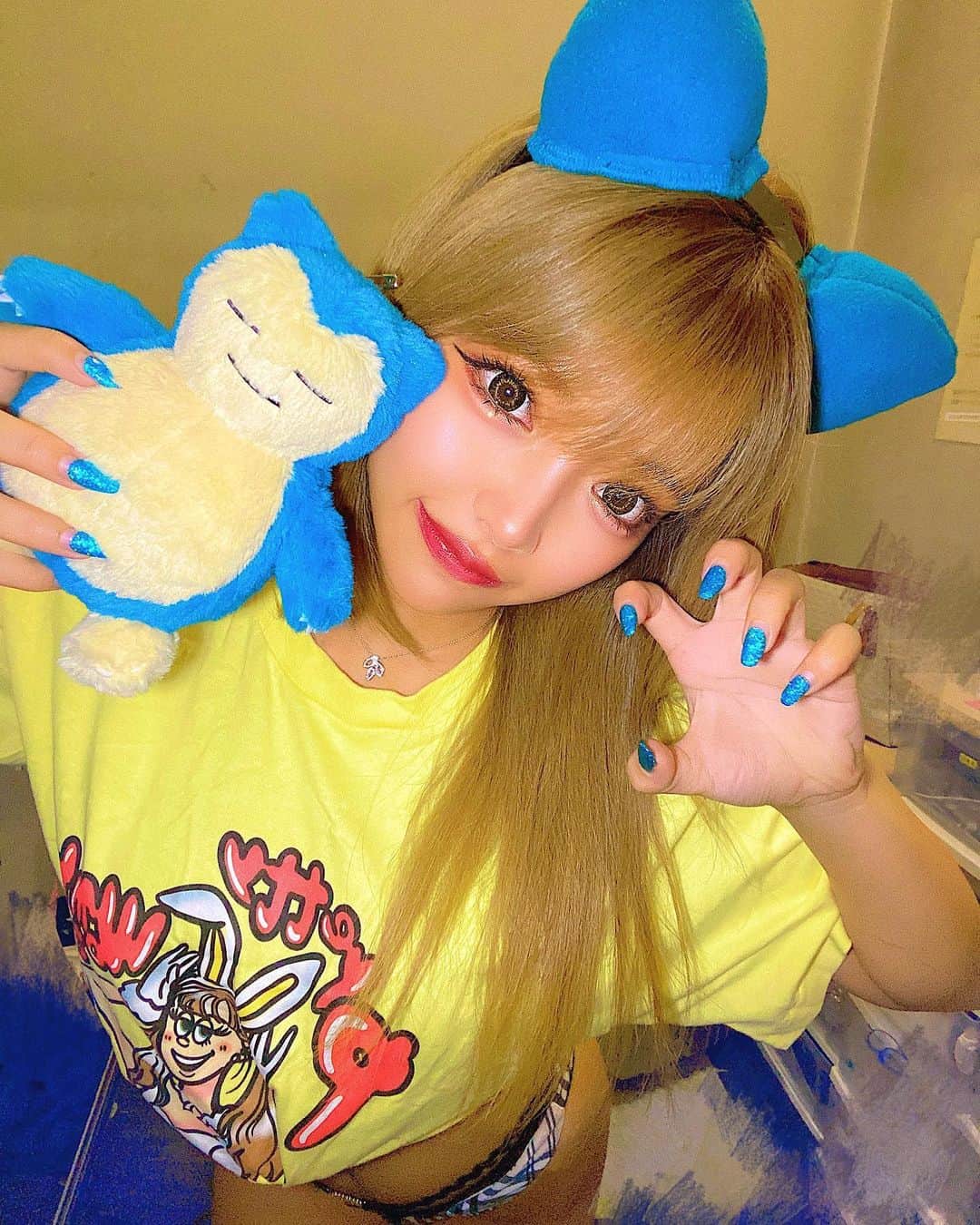 Hiiroのインスタグラム：「やっほー💛  ゆきゃバースデーはカビゴンになった🫶🏻💙 ちゃんとみにきてくれたの？👿  ゆきゃTシャツかわぃくてめっちゃお気に入りなのだ⚡️💛  ・  ・  ・」
