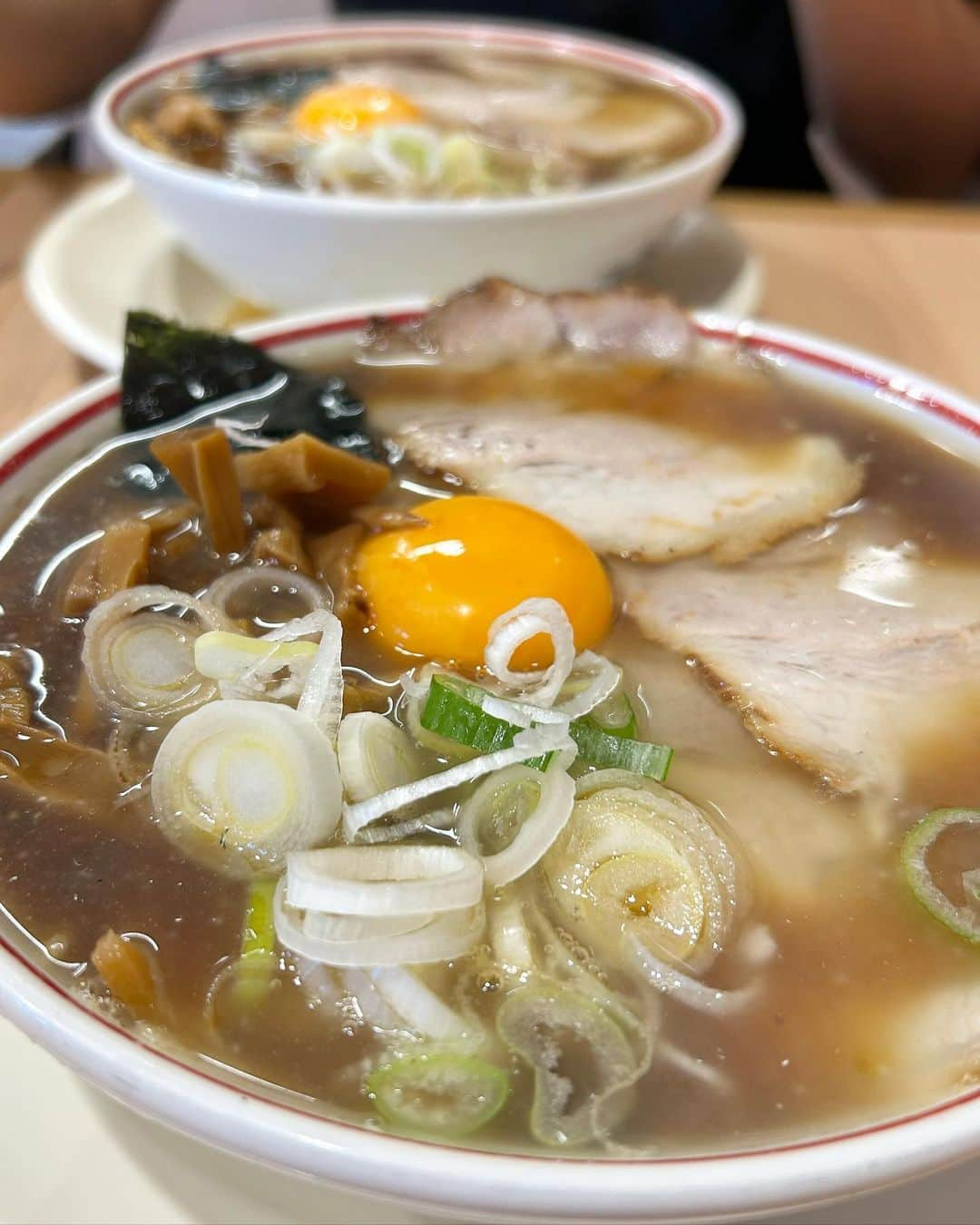 葉月里緒奈さんのインスタグラム写真 - (葉月里緒奈Instagram)「珍しくラーメンに付き合ってくれたJD。 二郎に行きたかったけどそれは無理みたい😅 #麺好き#麺スタグラム#麺すたぐらむ #つけめん三三㐂 #特製醤油煮干中華そば #指と爪はよく似ている#rionahazuki」10月13日 12時43分 - riona_hazuki