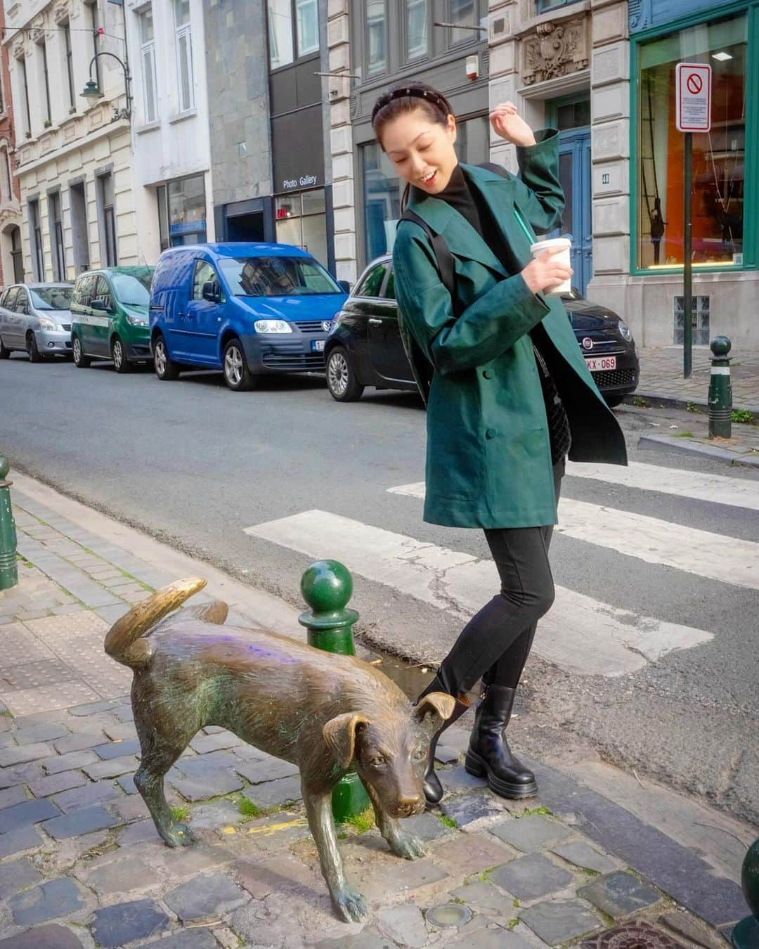 川原亜矢子さんのインスタグラム写真 - (川原亜矢子Instagram)「ブリュッセルといえば... #brussels #belgium #ブリュッセル #ベルギー #ヨーロッパ旅行 #jacquesbrel # #jeannekepis #mannekenpis #zinnekepis」10月13日 13時05分 - ayakokawahara