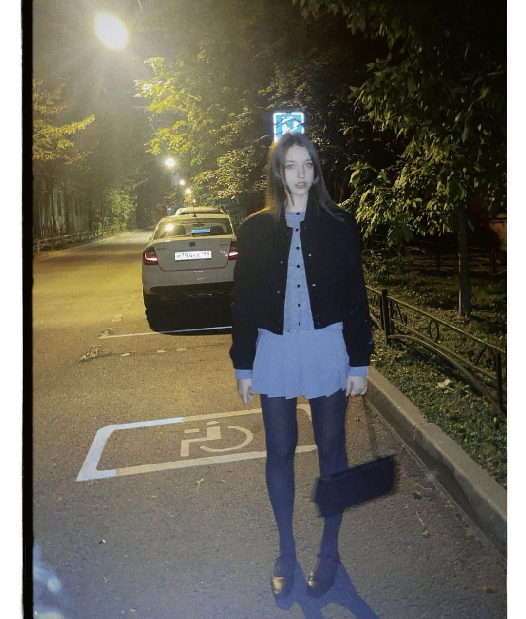アンジェリーナ・ダニロヴァのインスタグラム：「Grey area.👽」
