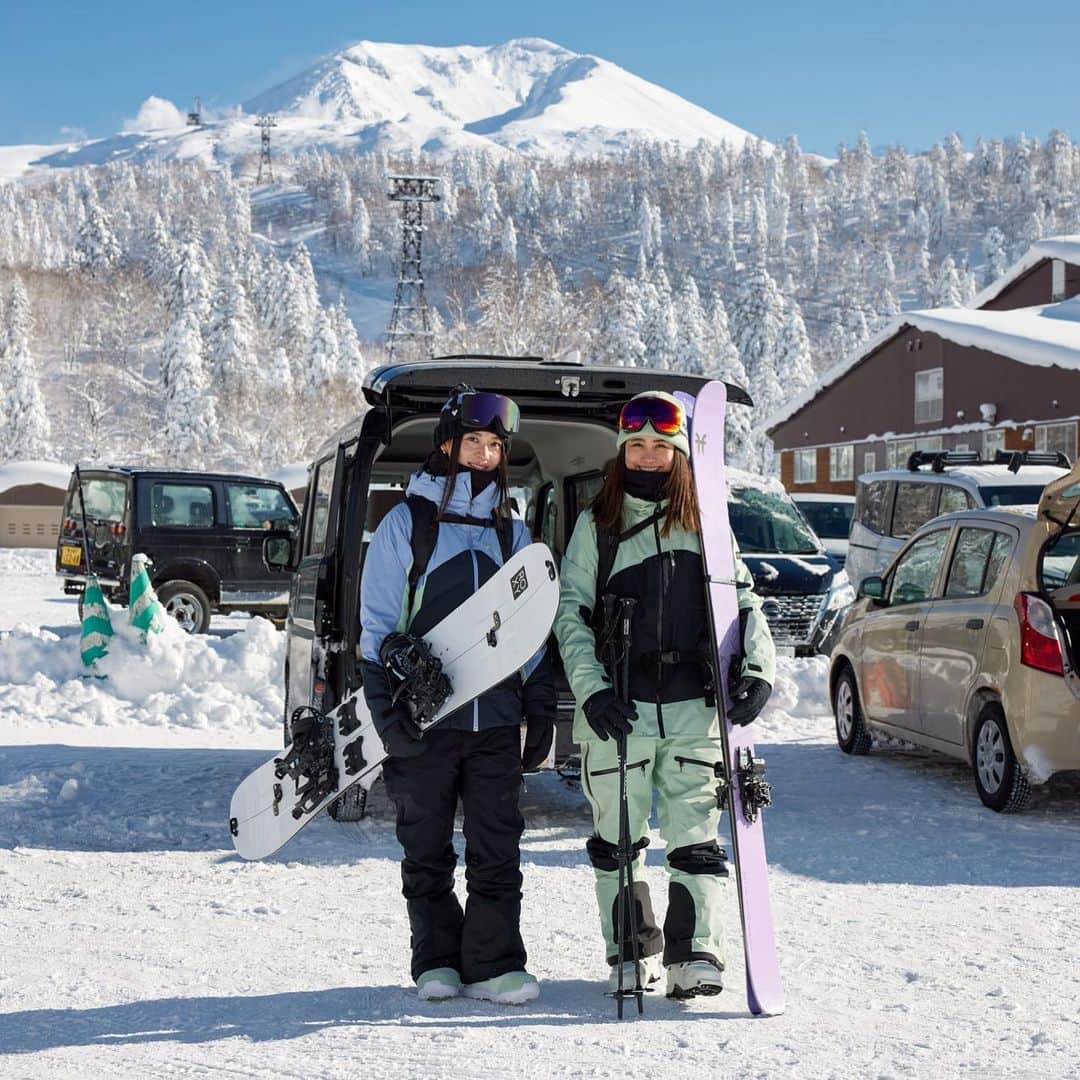 岩垂かれんのインスタグラム：「📍Asahidake, Japan.  What goes up, must come down, @reimikusunoki & @kareniwadare prep for a day of ski touring in the new Boundless Snow Collection.」