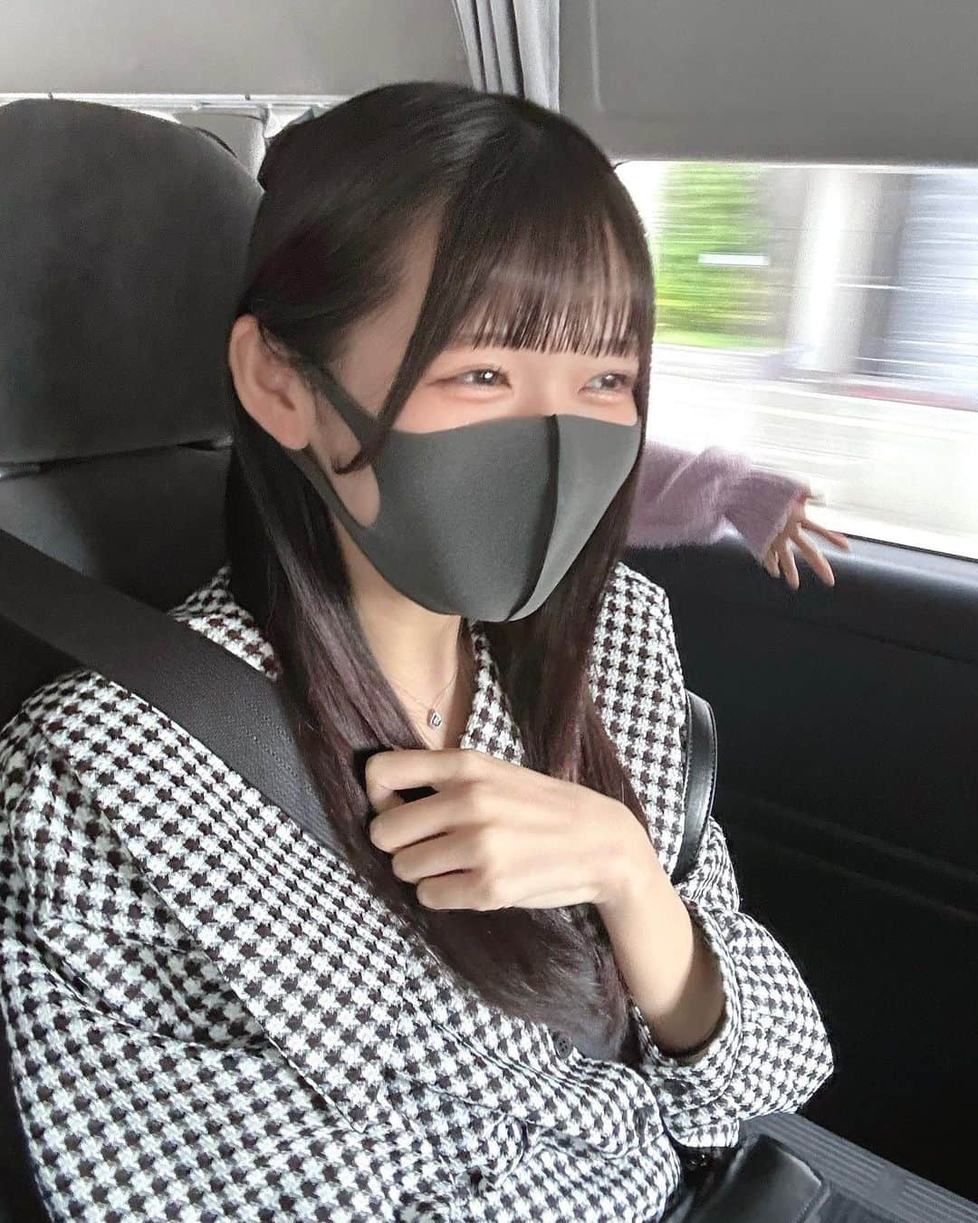 猪狩彩奈さんのインスタグラム写真 - (猪狩彩奈Instagram)「🚗³₃ ドライブ行きたい〜 ❤️‍🔥🍒 10月22日（日）東京国際フォーラムホールCにて、所属してるアイドルグループ『SweetAlley』の4thワンマンライブがあります！！🍒❤️‍🔥  チケットはプロフィールのリンクの1番上からゲットできます🎟 普段のライブで手売り販売もしてます🪄  📍 会場：東京国際フォーラム ホールC ⏱ 開場17:00／開演18:00 👛 料金：VIPチケット40,000円／Sチケット4,000円／Aチケット1,000円／手売りチケット1,000円（各D代別） 🚶🏻 入場順：①VIPチケット（当日抽選）→②Sチケット（整理番号順）→③Aチケット（整理番号順）→④手売りBチケット（整理番号順）  👑VIPチケット特典 最優先入場／VIP専用エリア／ワンマンTシャツ／バックヤード見学／リハーサル見学／サイン入りVIPパス／ファストパスチェキ券  🏅Sチケット特典 優先入場（一般エリア）／ワンマンTシャツ  ライブ後は特典会(チェキ会)があります📸！ トーク落書き有 ￥2000 トーク落書き無 ￥1000 🎁初めましての方はトーク落書き有チェキ❤️‍🔥3枚❤️‍🔥無料🎁(10/22以外🙏🏻)  その他ワンマン詳細はチケットと同じくプロフィールのリンクの1番上から見られます🧏🏻‍♀️ 通常ライブはプロフィールの「会えちゃう」やTwitterから予定チェックできます🫧  10月22日全力で楽しませるのでこの日は一緒に過ごさせてください🥺！インスタのみんなにも会えますように💭♡  ライブのことで分からないことあったら気軽にDMしてね🫶🏻既読つけられないけど全部読んでます💌」10月13日 22時34分 - ayana_ikari