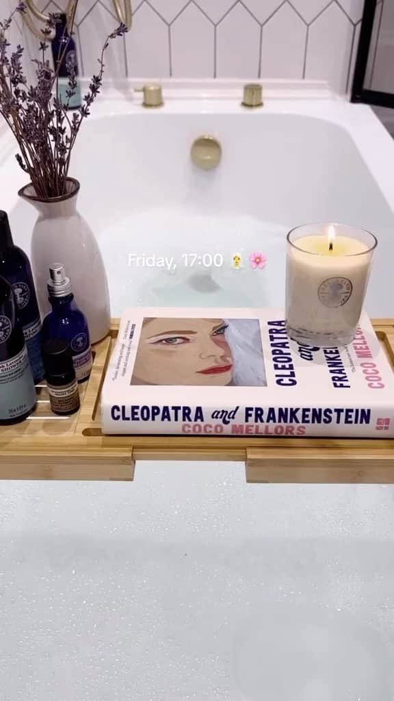 Neal's Yard Remediesのインスタグラム：「Laptop shut, bath running, face mask pending 🧖‍♀️🌸 Unwind at the end of the day with the naturally balancing effect of #lavender essential oil. After a tranquil bath, let the relaxing scent lull you into a restful sleep and wake up refreshed and restored. 🛁」