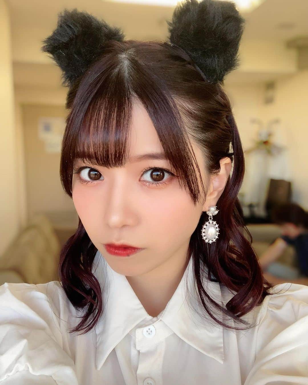 亜咲花のインスタグラム：「🐈‍⬛🖤」