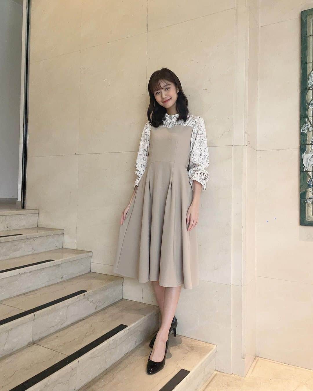 杉浦みずきのインスタグラム：「. スタジオが変わる前の最後の階段写真達！🥹」