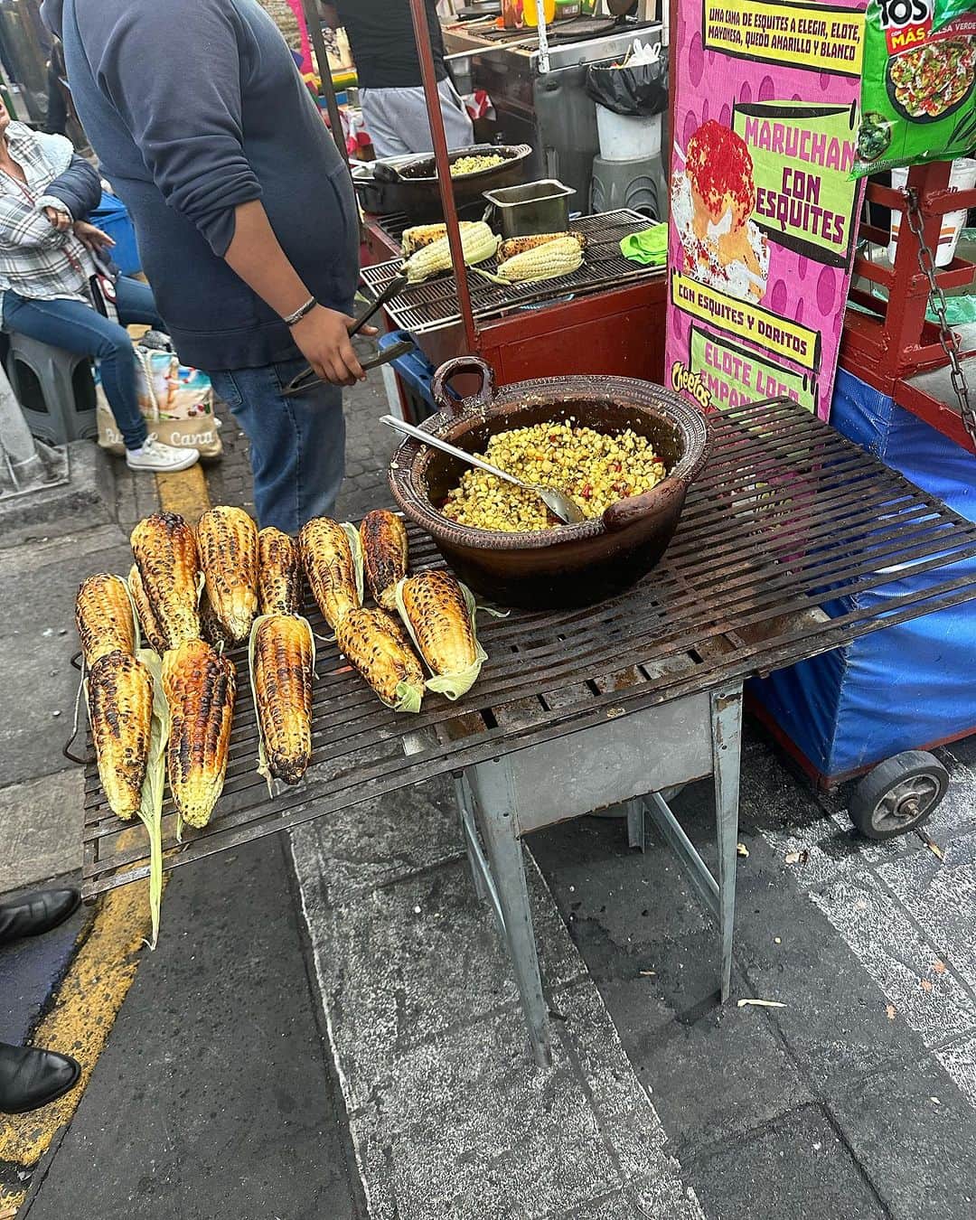 トームさんのインスタグラム写真 - (トームInstagram)「It’s FRY-DAY the 13th, so please enjoy all of the fried food currently clogging our arteries from the street markets of #Coyoacan (all consumed in one afternoon, with a take away Argentine #choripan baked potato - not seen / obscene!) #fridaythe13th」10月13日 23時05分 - tomenyc
