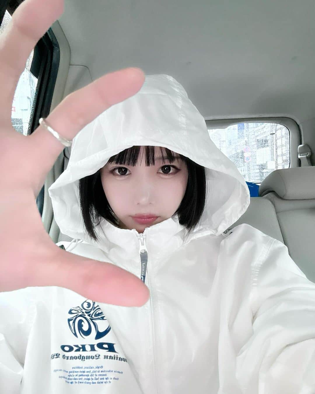 のインスタグラム：「一週間の僕の出演やリリース情報まとめ (ファンの人がまとめてくれたいつも有難う) ▼10月13日(金) 映画「鯨の骨」公開日 舞台挨拶×3回 ------------------------------- ▼10月14日(土) 15:30〜TBS「暗闇チャレンジ　クラピカ(声)」 17:00〜舞台映像出演「あの夜であえたら」 18:30〜TBS「オールスター感謝祭23秋」5時間半生放送 25:15〜フジテレビ「ウマウマ！〜アノミズキのビギナー育成TV〜」 ▼10月15日(日) 新TVCM放送開始「Tamagotchi Uni」 14:00〜フジテレビ「ザ・ノンフィクション(声)」 23:55〜テレビ朝日「あのちゃんねる」 ▼10月16日(月) 11:00〜フジテレビ「ぽかぽか」生放送 20:00〜フジテレビ「呼び出し先生タナカ」 ▼10月17日(火) 18:00〜Spotify Podcast「あのと粗品の電電電話♪」 21:00〜YouTube「あのちゃんねる」 26:00〜テレビ東京「あのちゃんの電電電波♪」 27:00〜ニッポン放送「あののオールナイトニッポン0」 ▼10月18日(水) 0:00〜ano新曲リリース「涙くん、今日もおはようっ」 ▼10月19日(木) 26:35〜テレビ東京「あのちゃんの電電電波♪(再)」 ▼10月20日(金) 20:00〜テレビ朝日「ミュージックステーション2時間スペシャル　MUSIC STATION」」