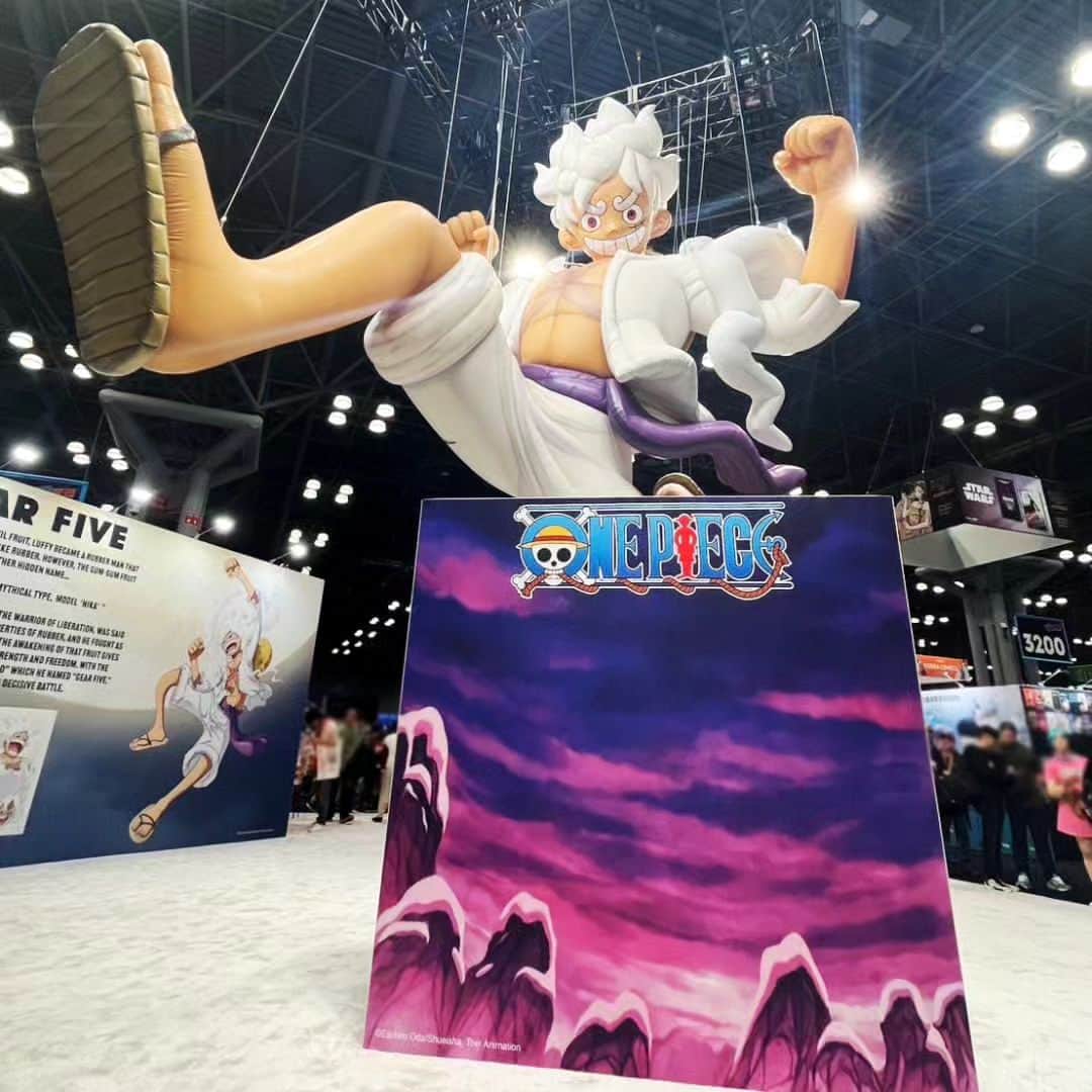 ONE PIECEスタッフ公式さんのインスタグラム写真 - (ONE PIECEスタッフ公式Instagram)「New York Comic Con2023 begins! Gear Five Luffy will see you at #NYCC2023 at the Toei Animation Booth(2821).   現地時間 10.12～10.15まで開催中のアメリカ東海岸最大のポップカルチャーイベント「ニューヨーク・コミコン」！  東映アニメーションのブース【2821】には、でっかい〝ギア5〟ルフィのバルーンが登場！  @newyorkcomiccon @toei_animation  #ONEPIECE #NYCC #GEAR5」10月13日 23時15分 - onepiece_staff