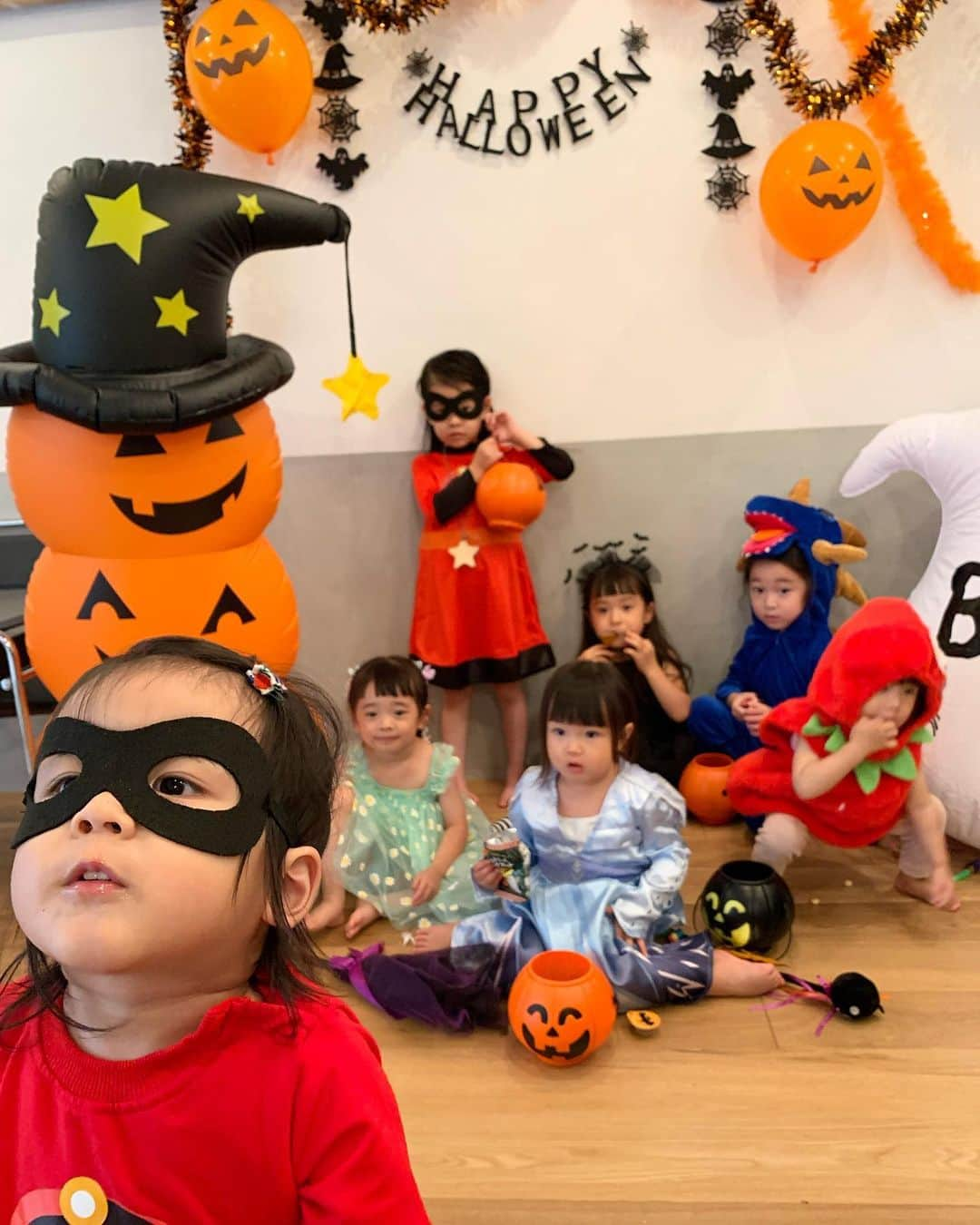 漆川由佳のインスタグラム：「かなり早めのHalloween🎃👻✨ 産まれる前に参加させてくれてみんなありがとう🥹🙏🏻💕」